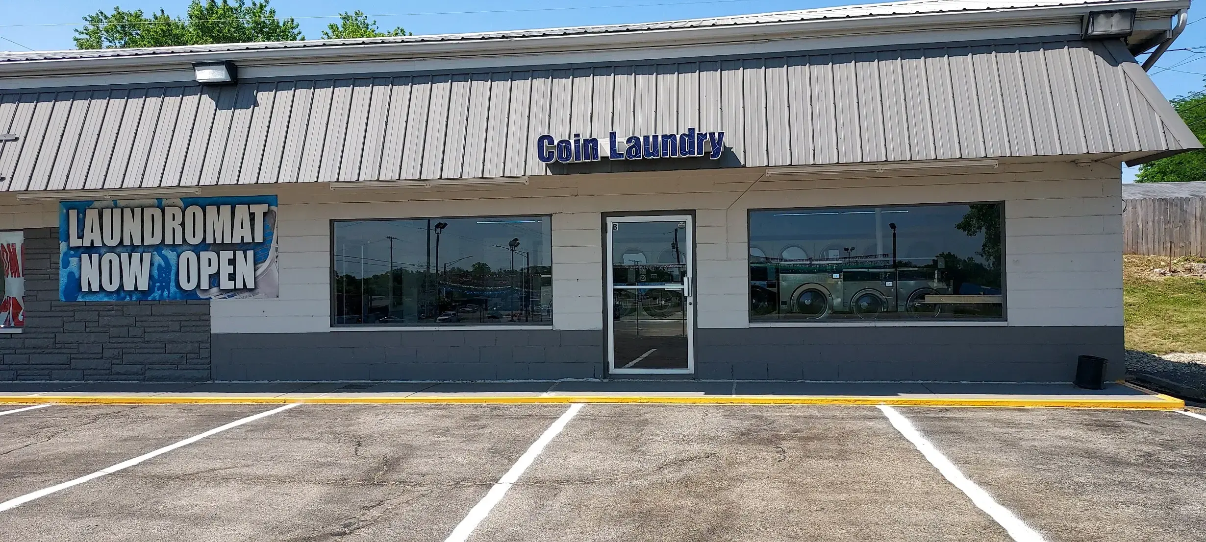 Park Layne Coin Laundry - Image 7