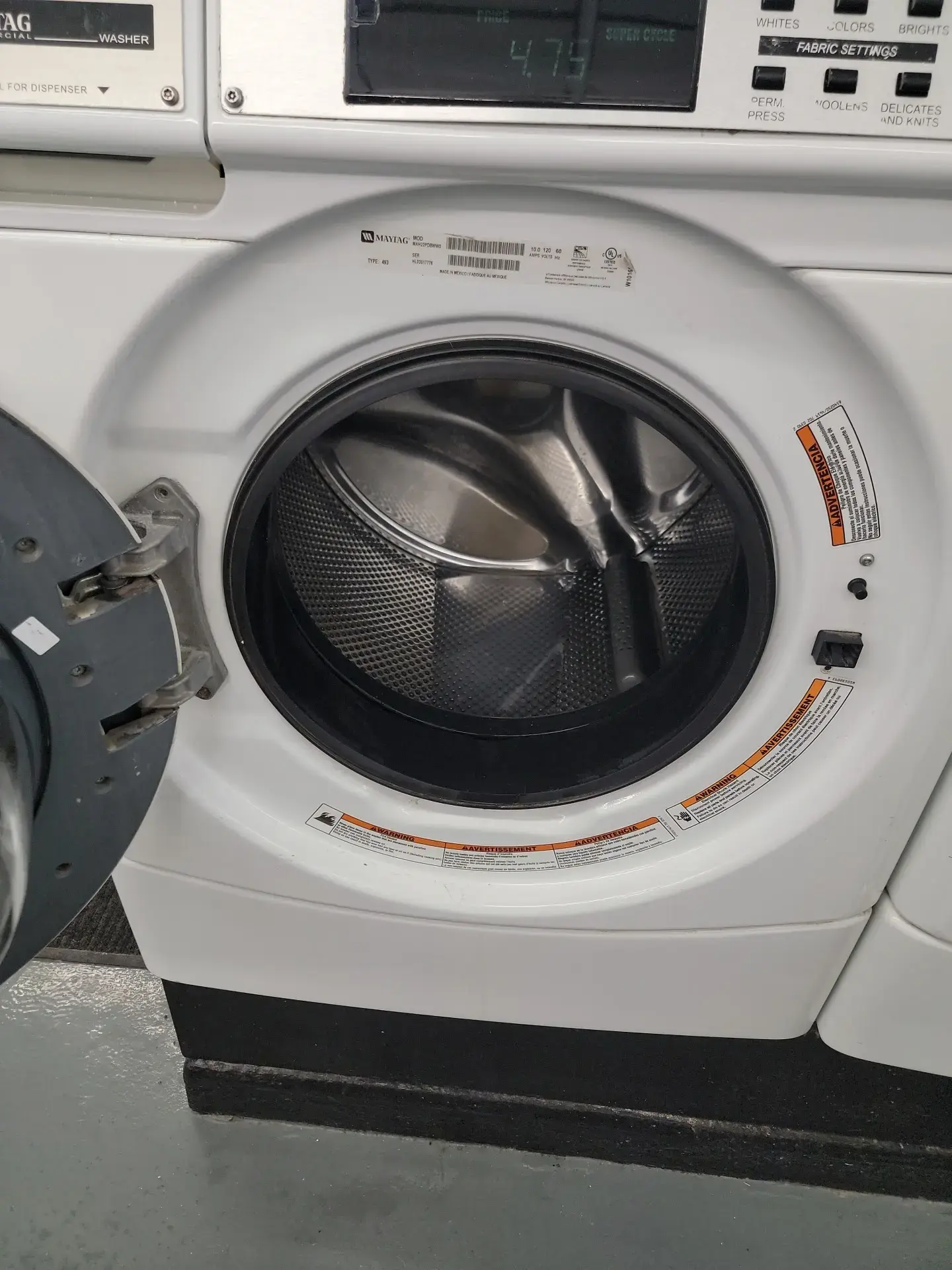 Park Side Laundromat - Image 3