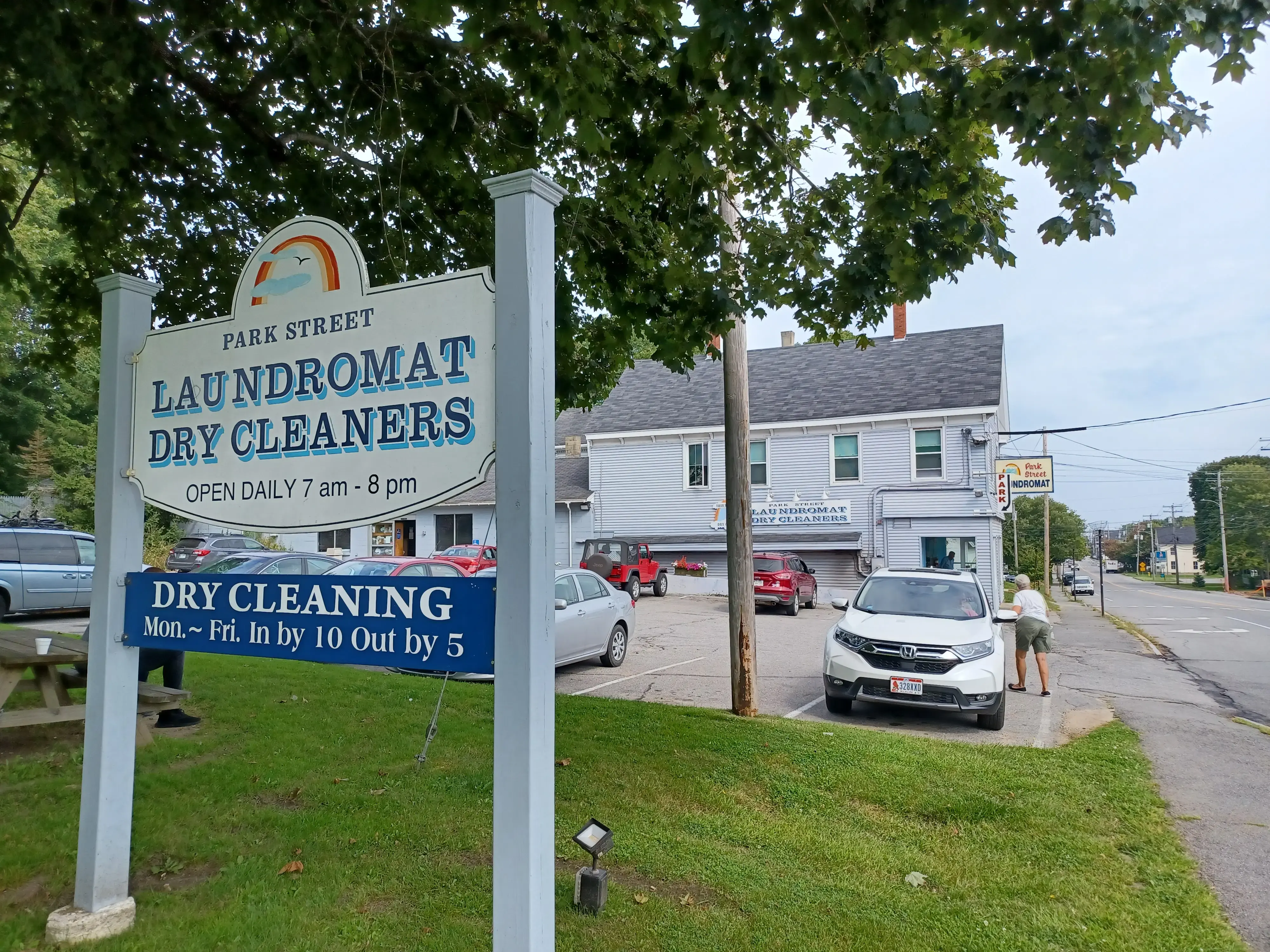 Park Street Laundromat & Dry Cleaners - Image 16