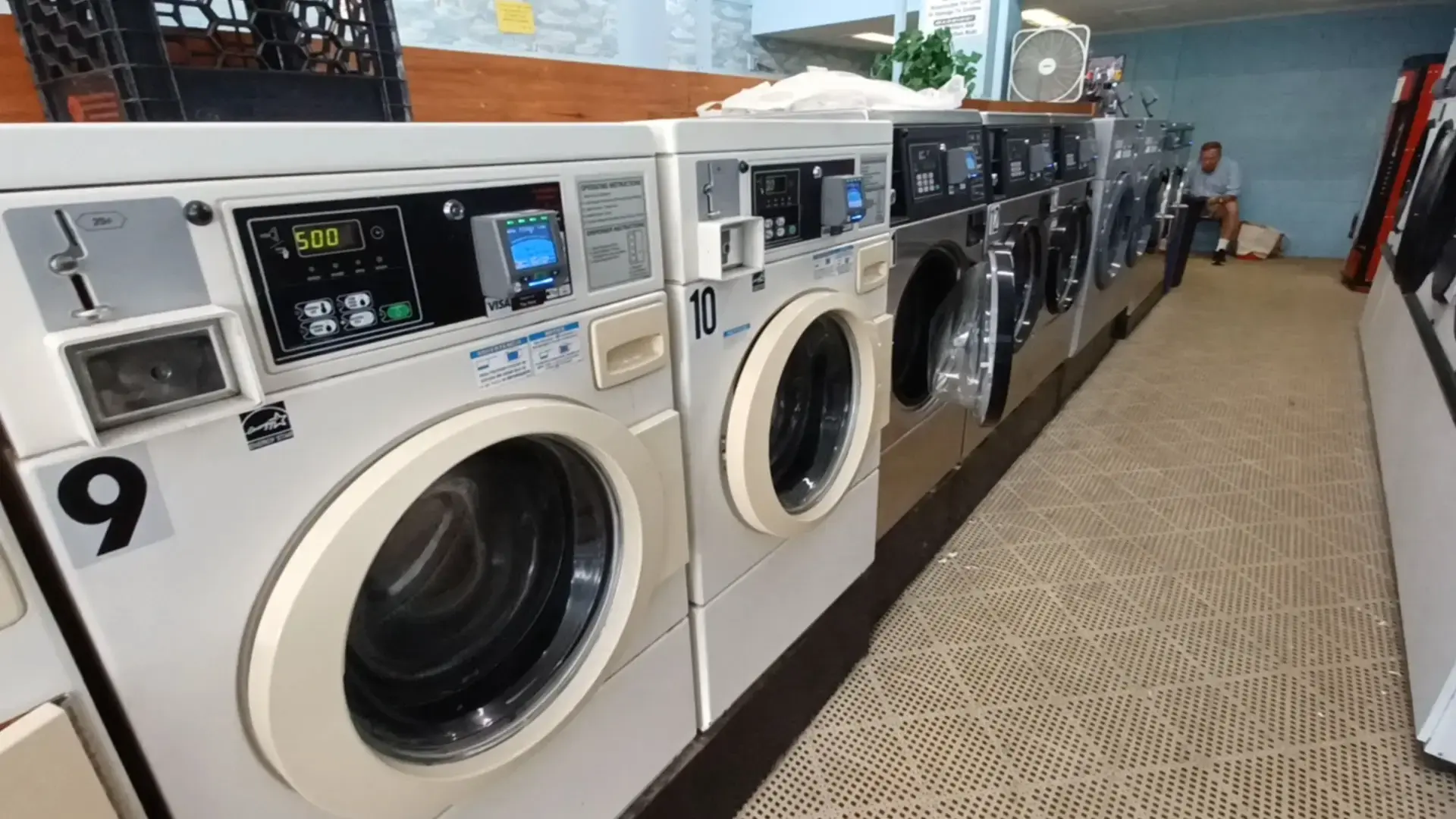 Park Street Laundromat & Dry Cleaners - Image 3