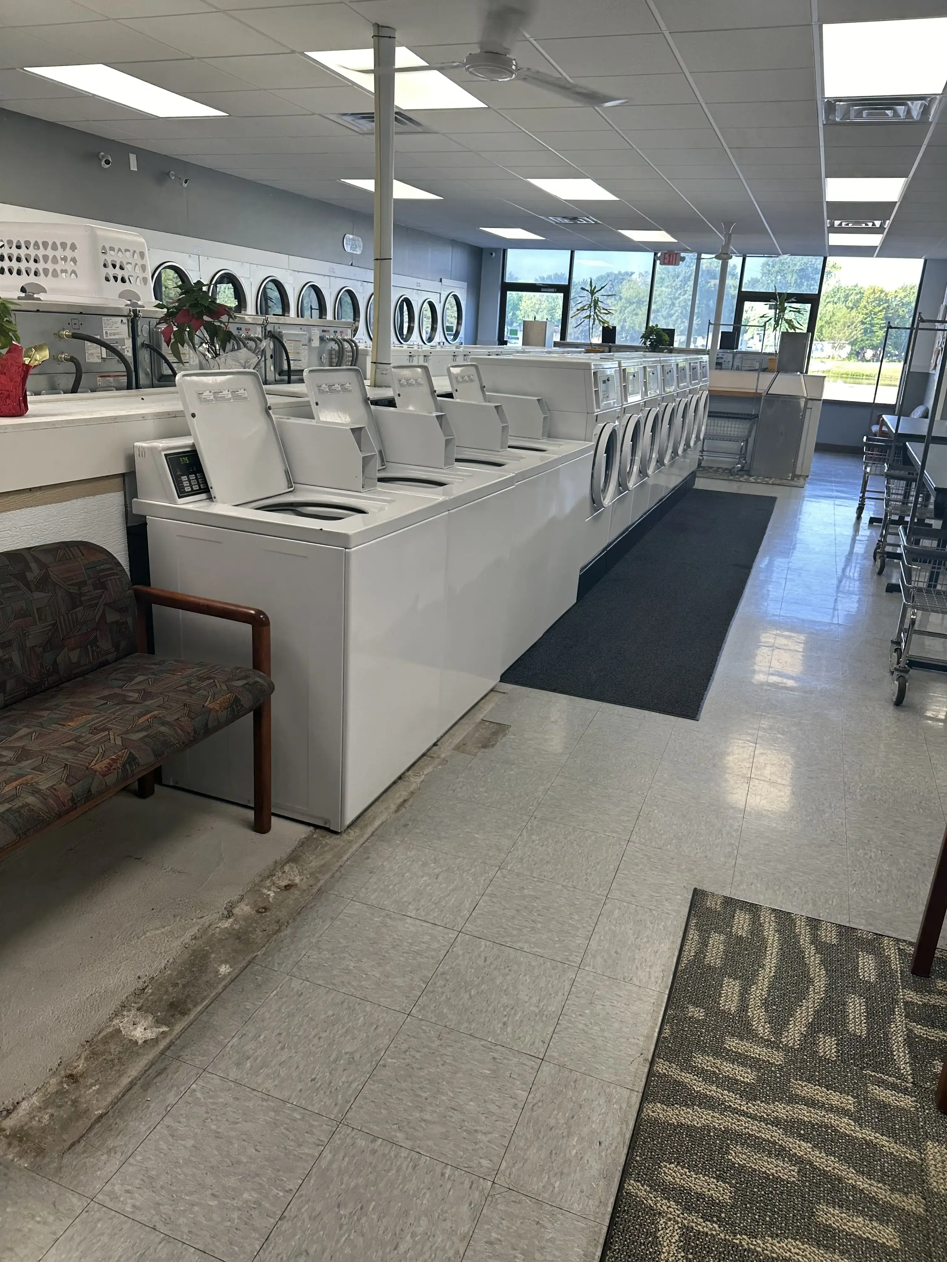 Parkview Laundry thumbnail 3