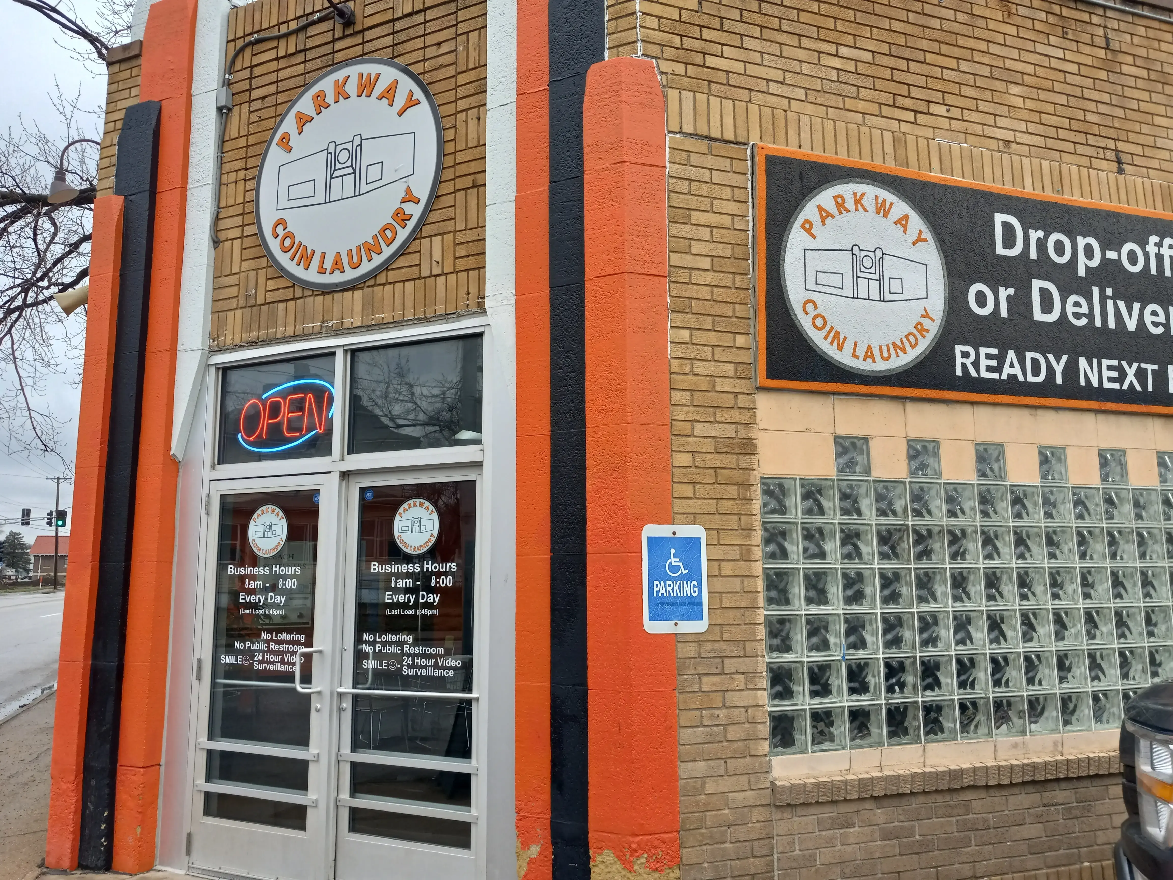 Parkway Coin Laundry - Image 2