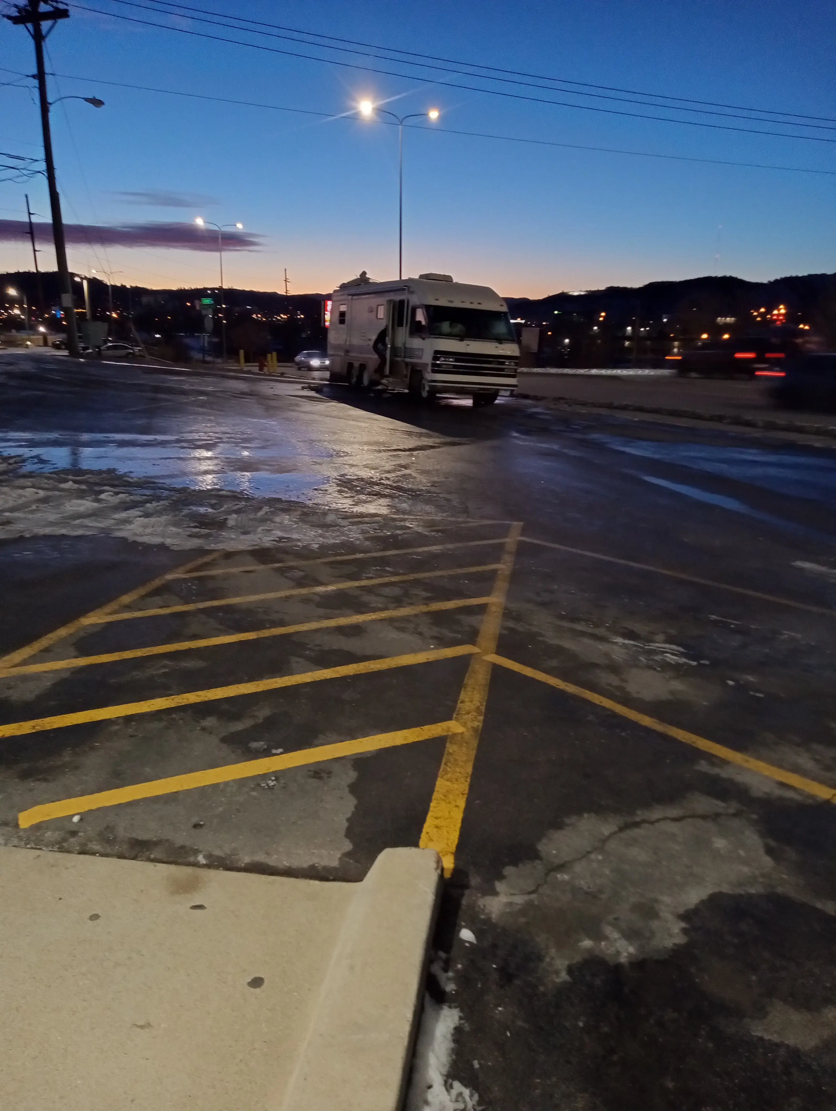 Parkway Laundromat - Image 10