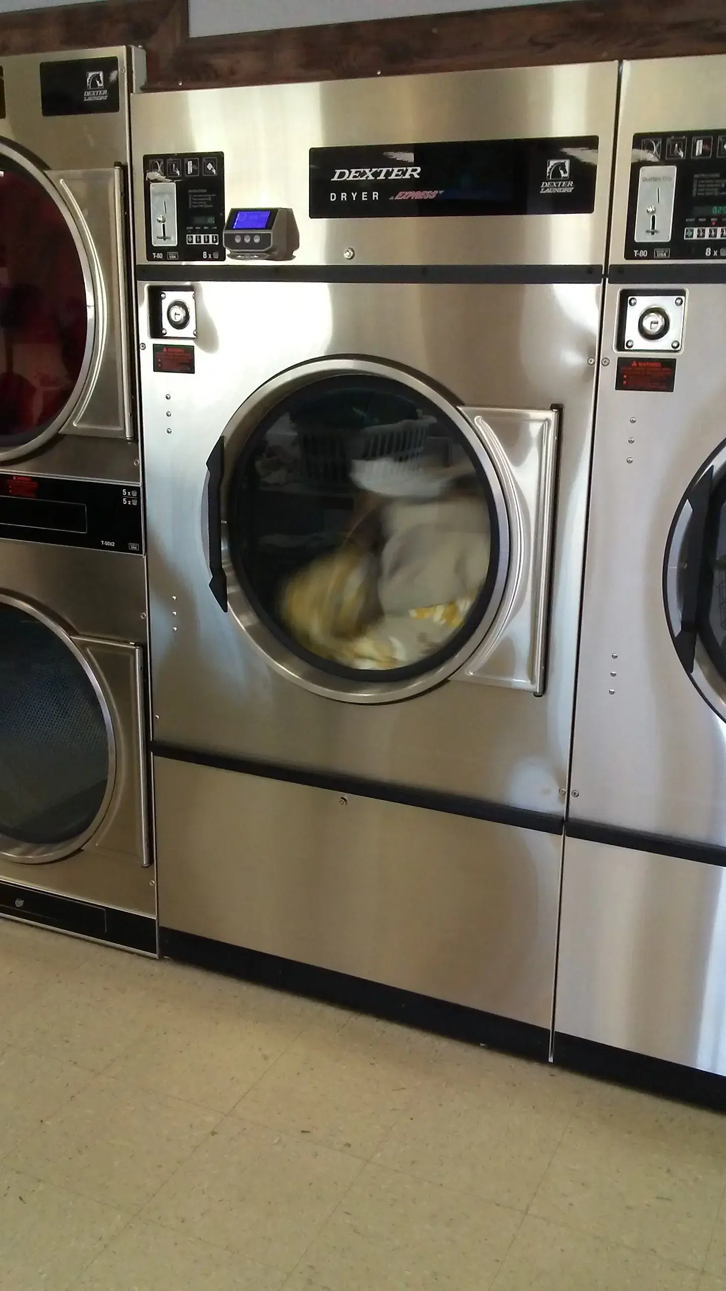 Parkway Laundromat - Image 14