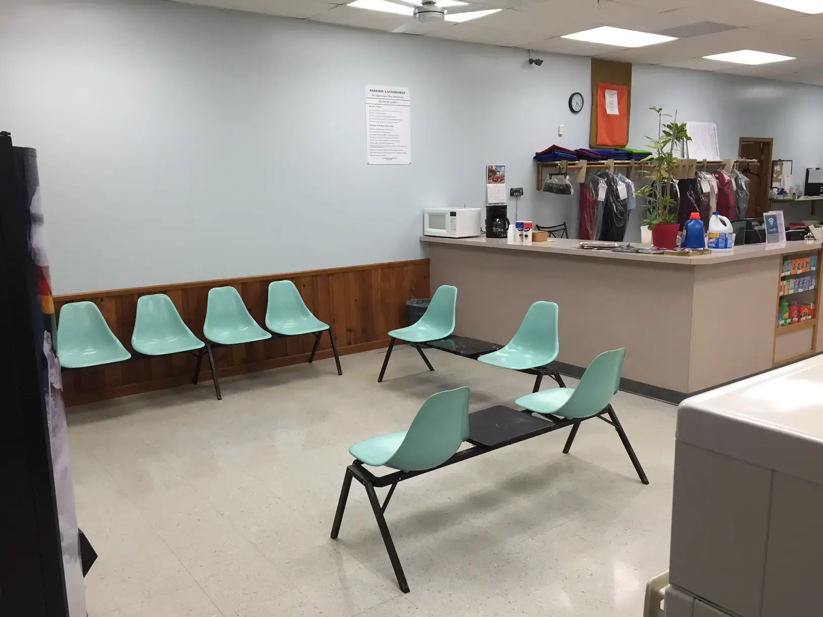 Parkway Laundromat - Image 5
