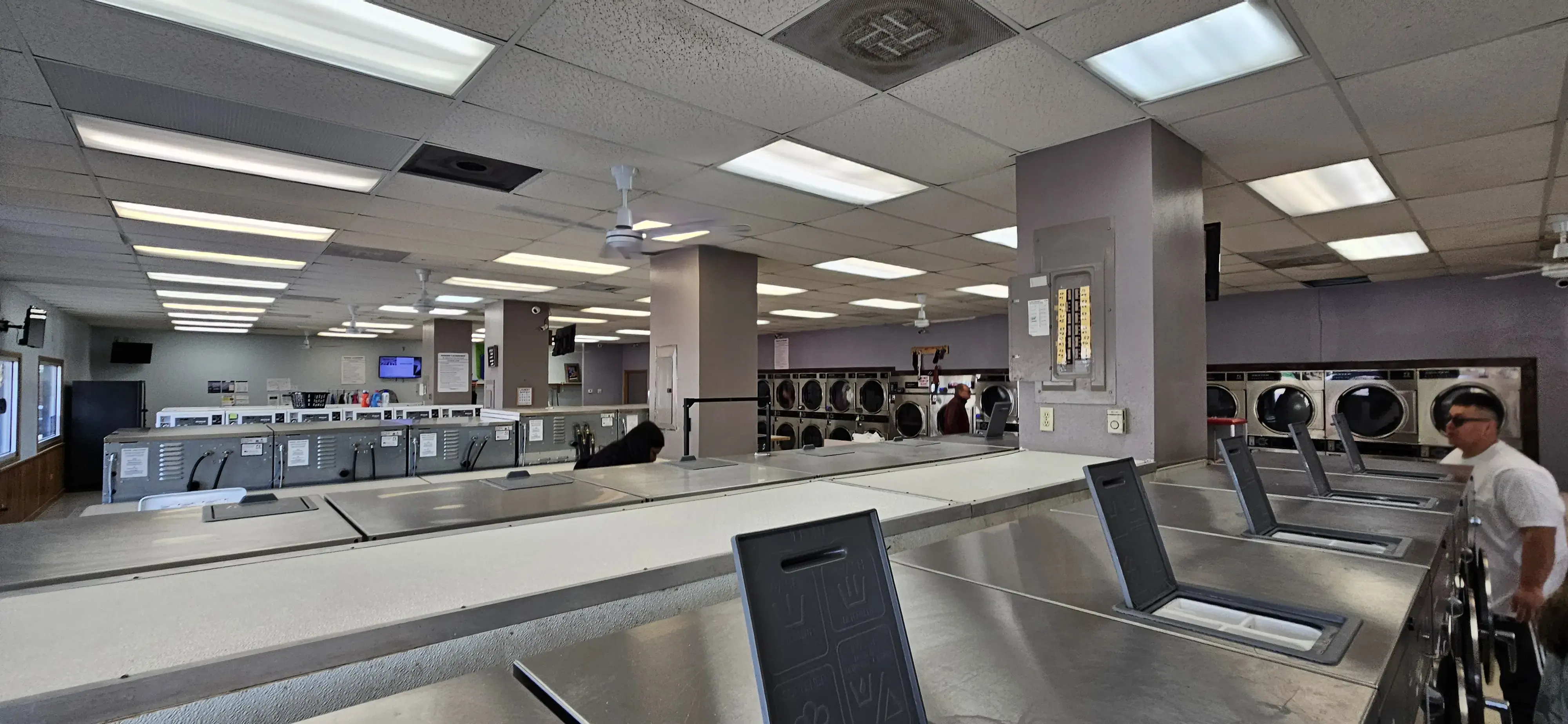 Parkway Laundromat thumbnail 9