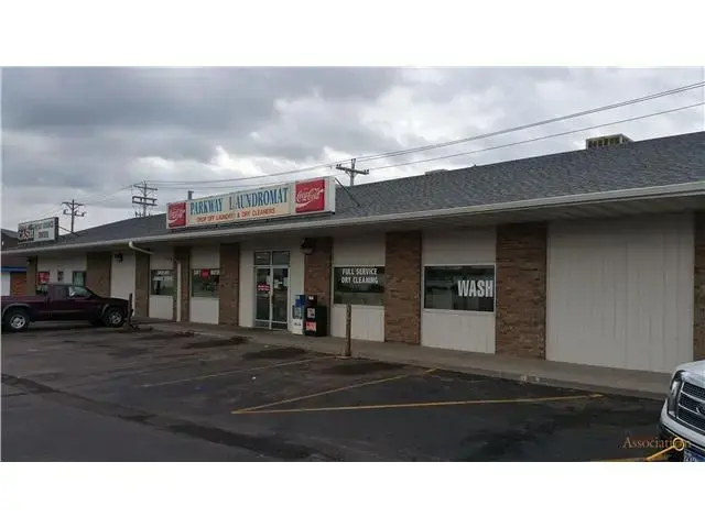 Parkway Laundromat thumbnail 19