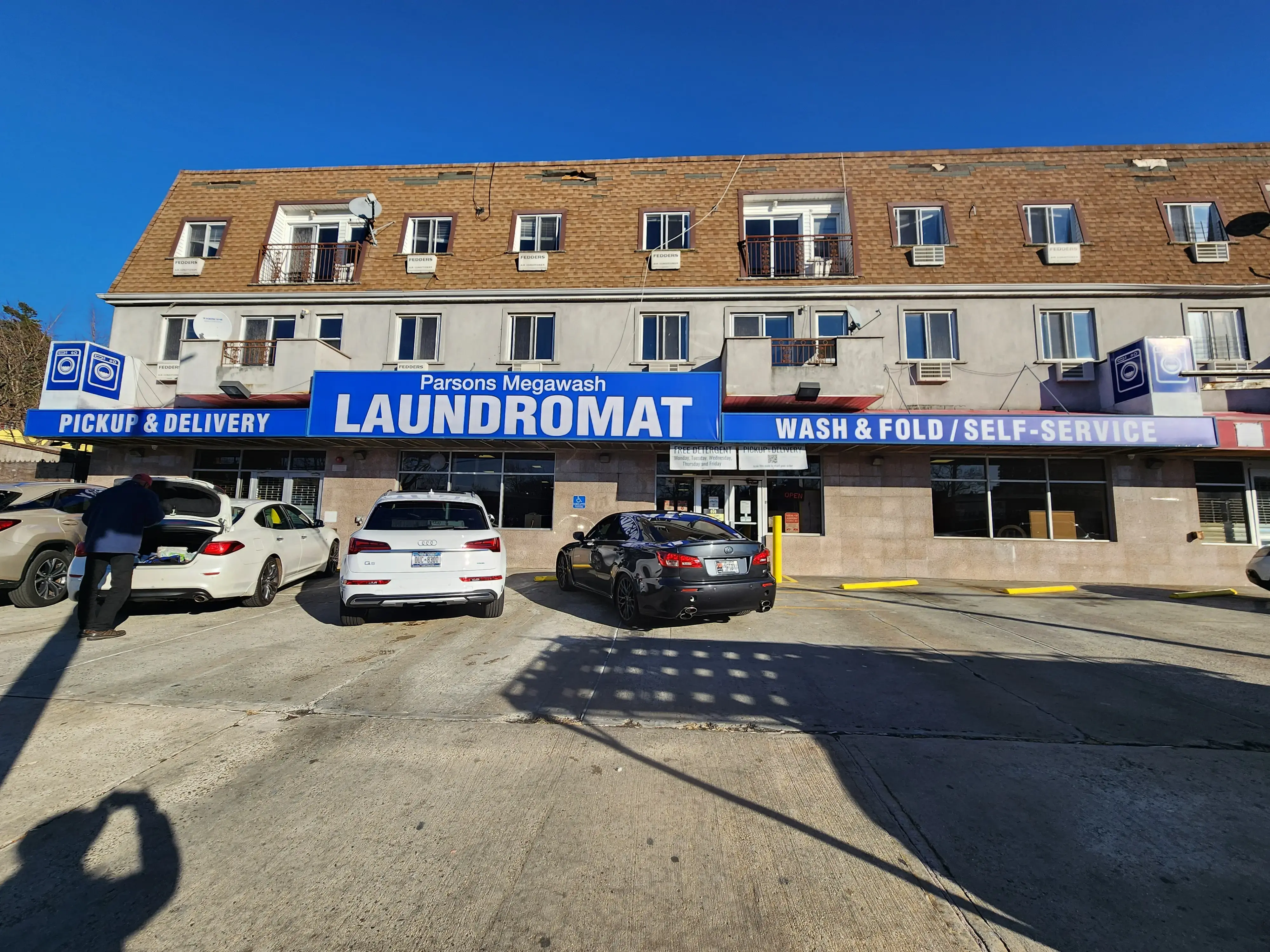 Parsons MegaWash Laundromat - Image 4