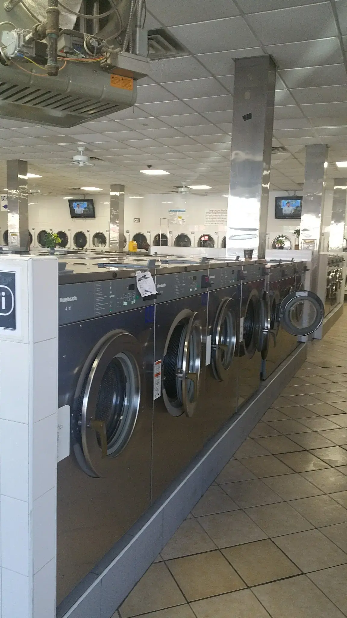 Parsons MegaWash Laundromat thumbnail 15