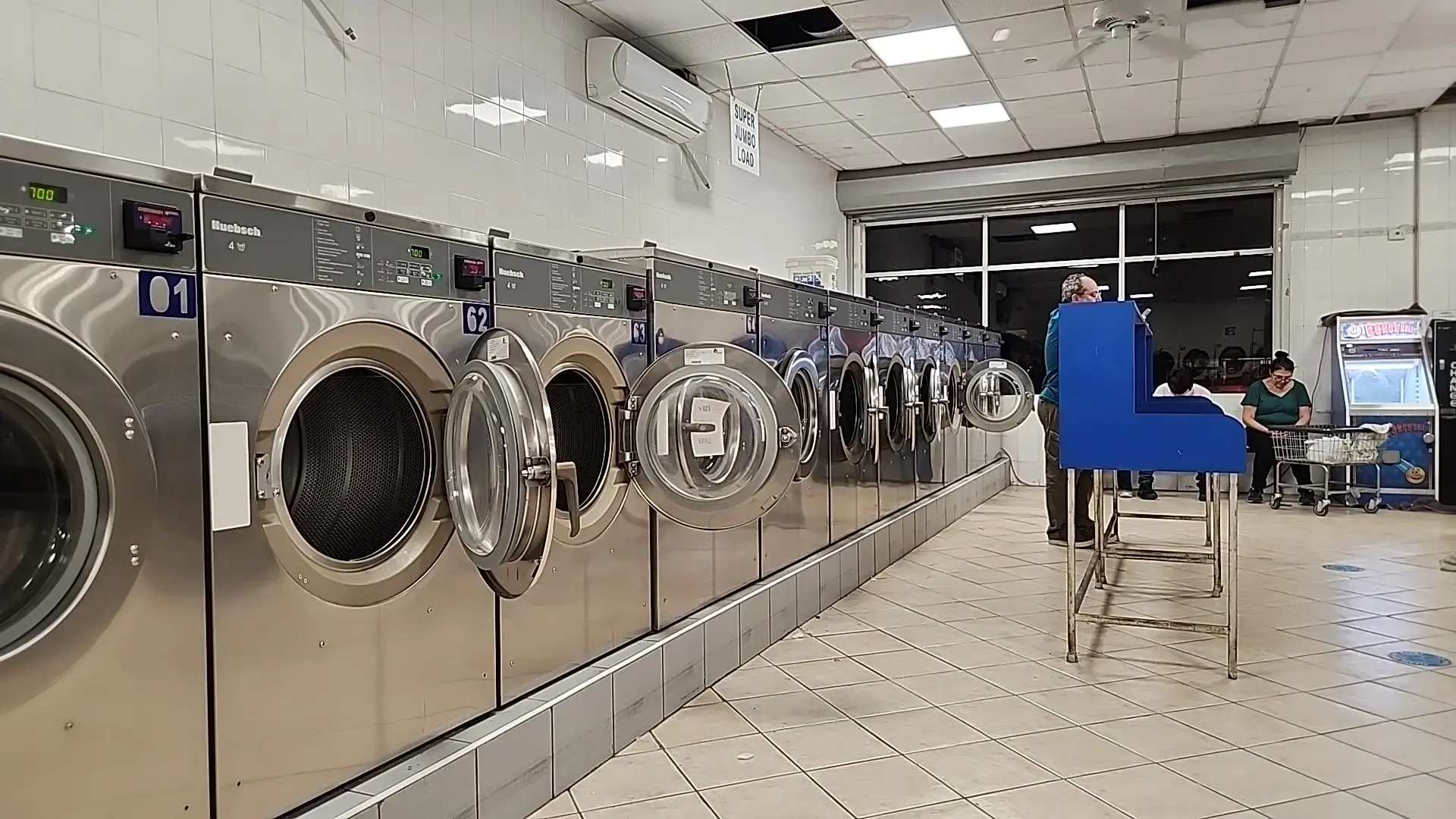 Parsons MegaWash Laundromat - Image 2
