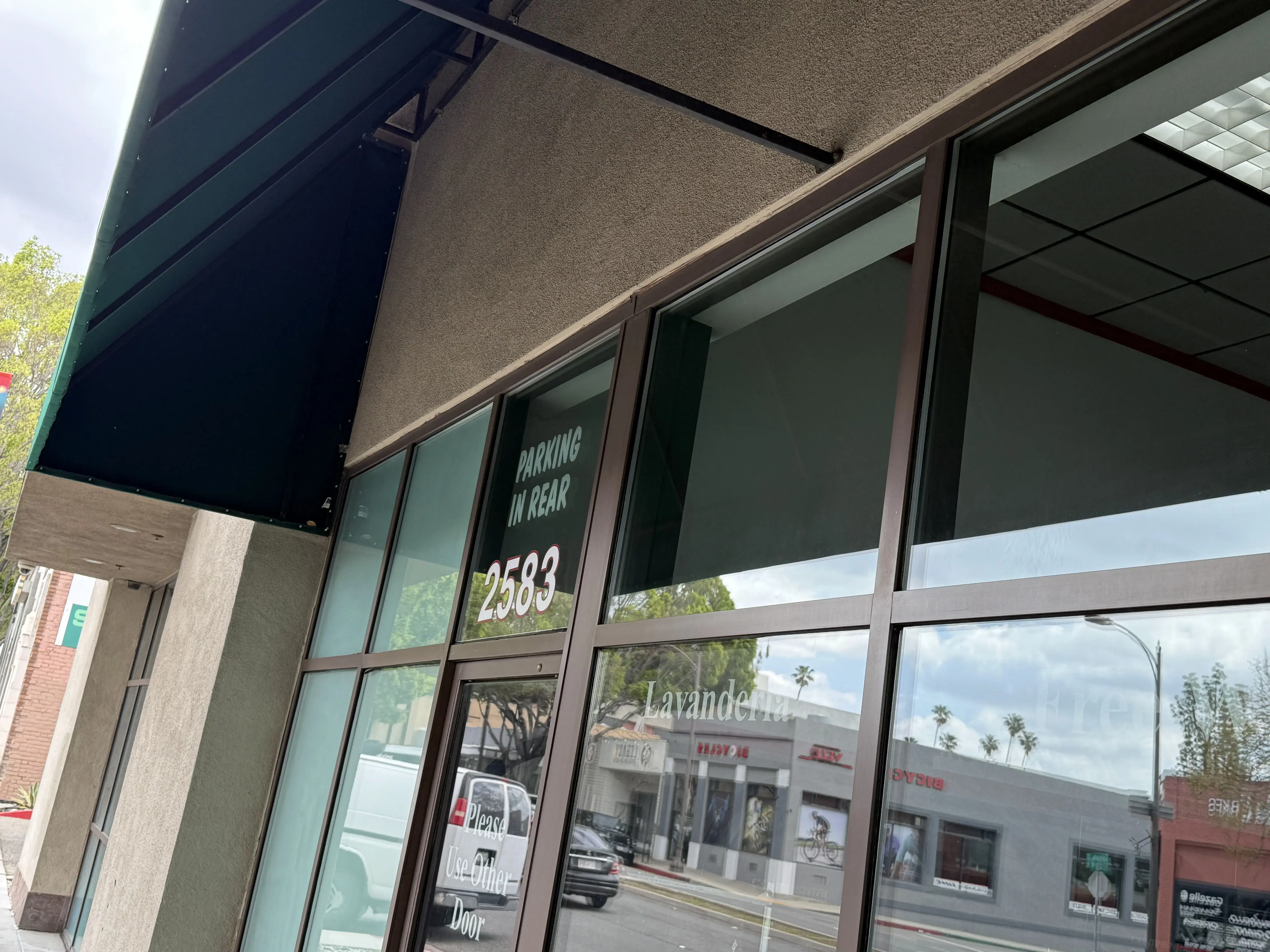 Pasadena Laundry - Image 6