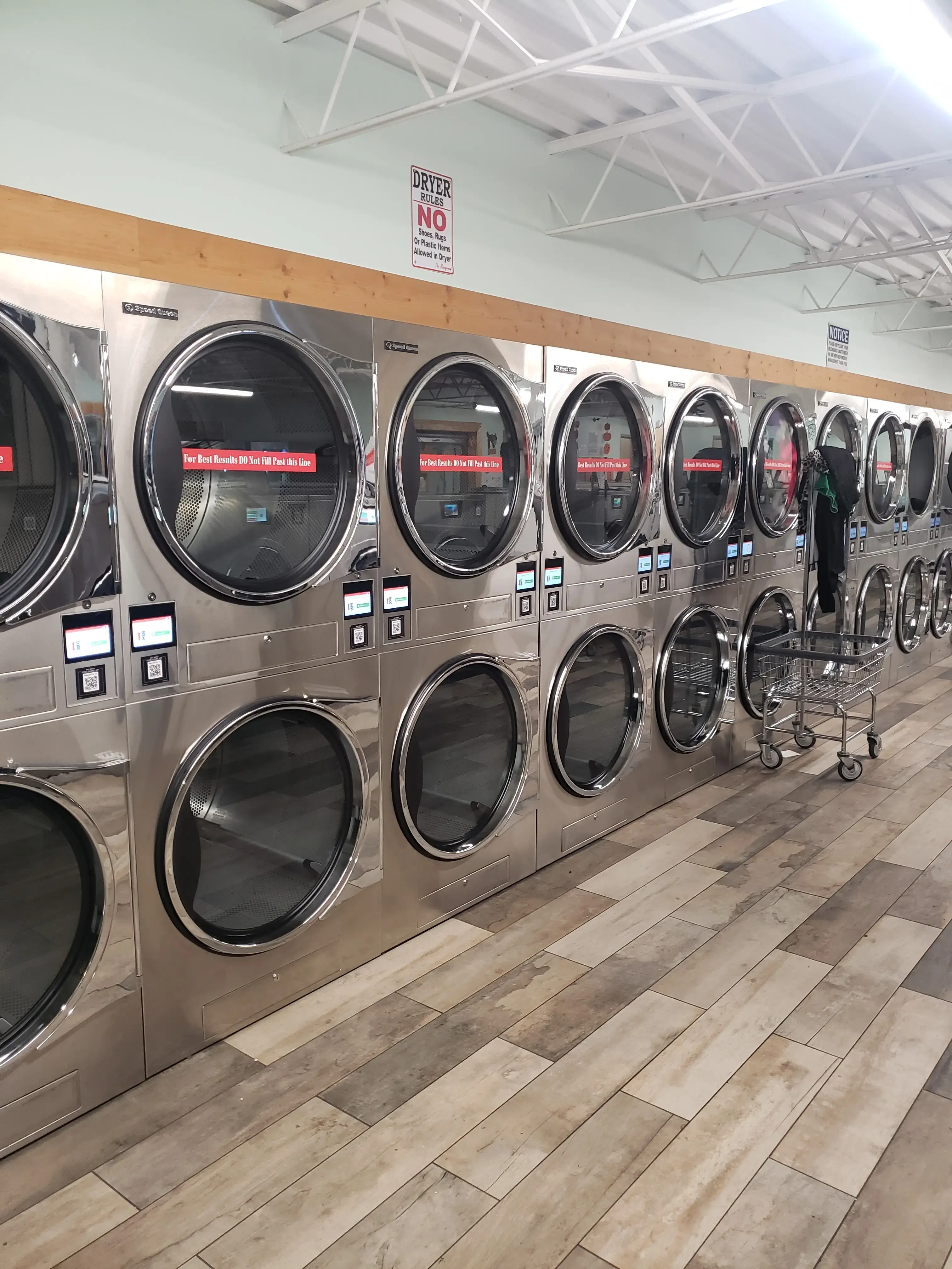 Patio Laundry - Image 15