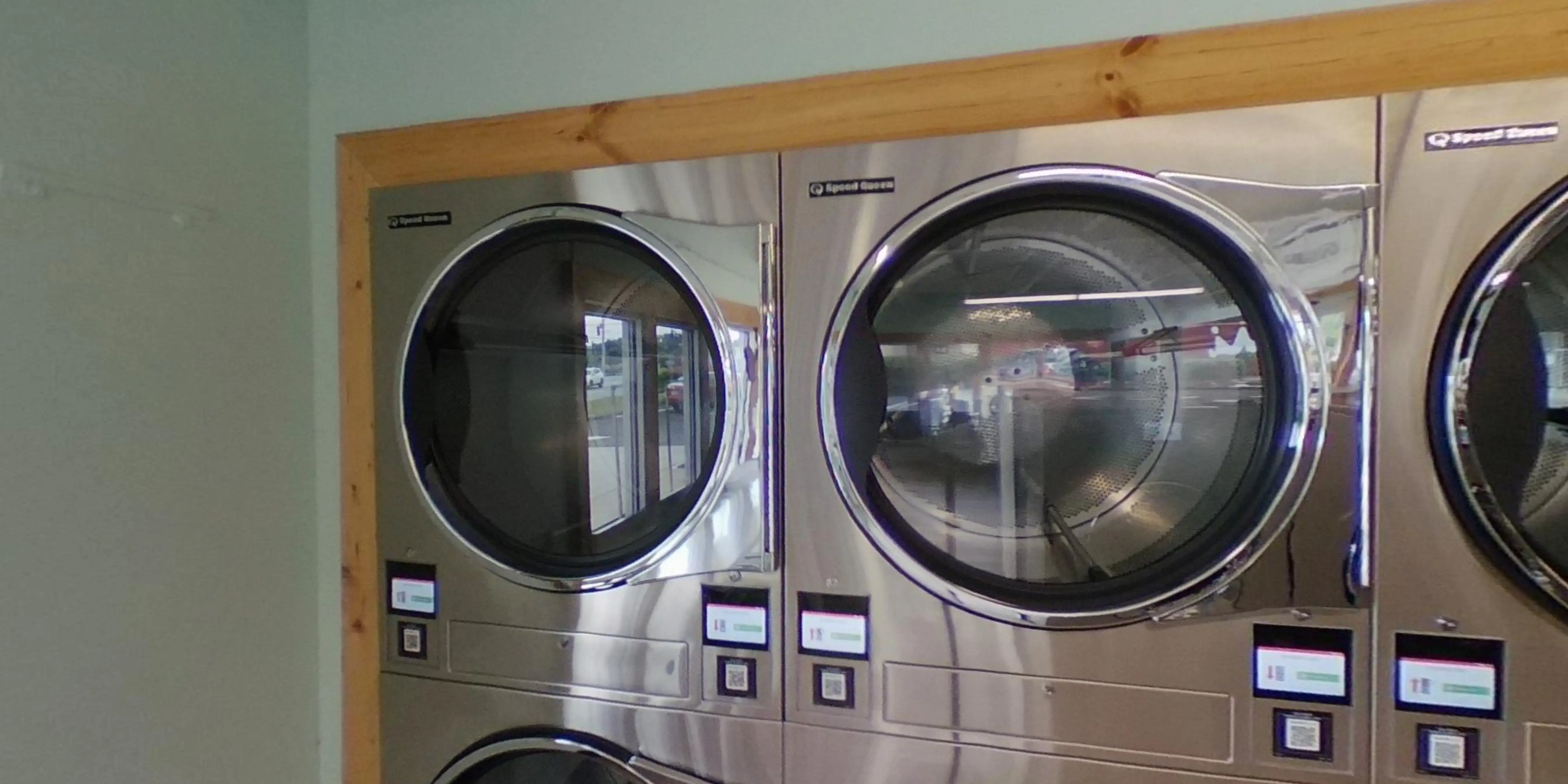 Patio Laundry - Image 18