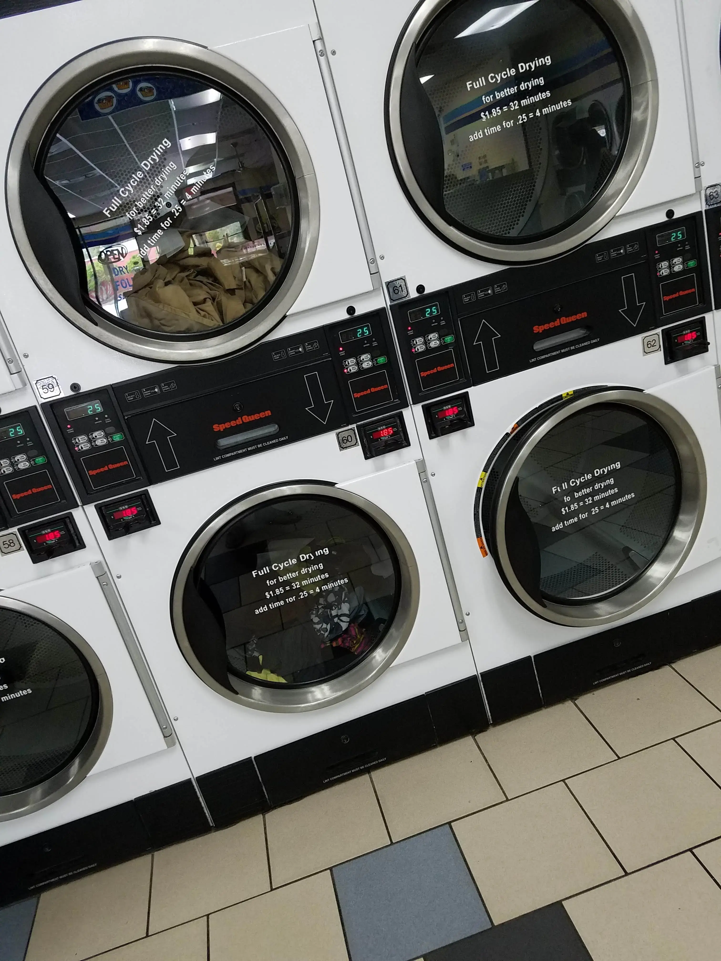 Patio Laundry thumbnail 16