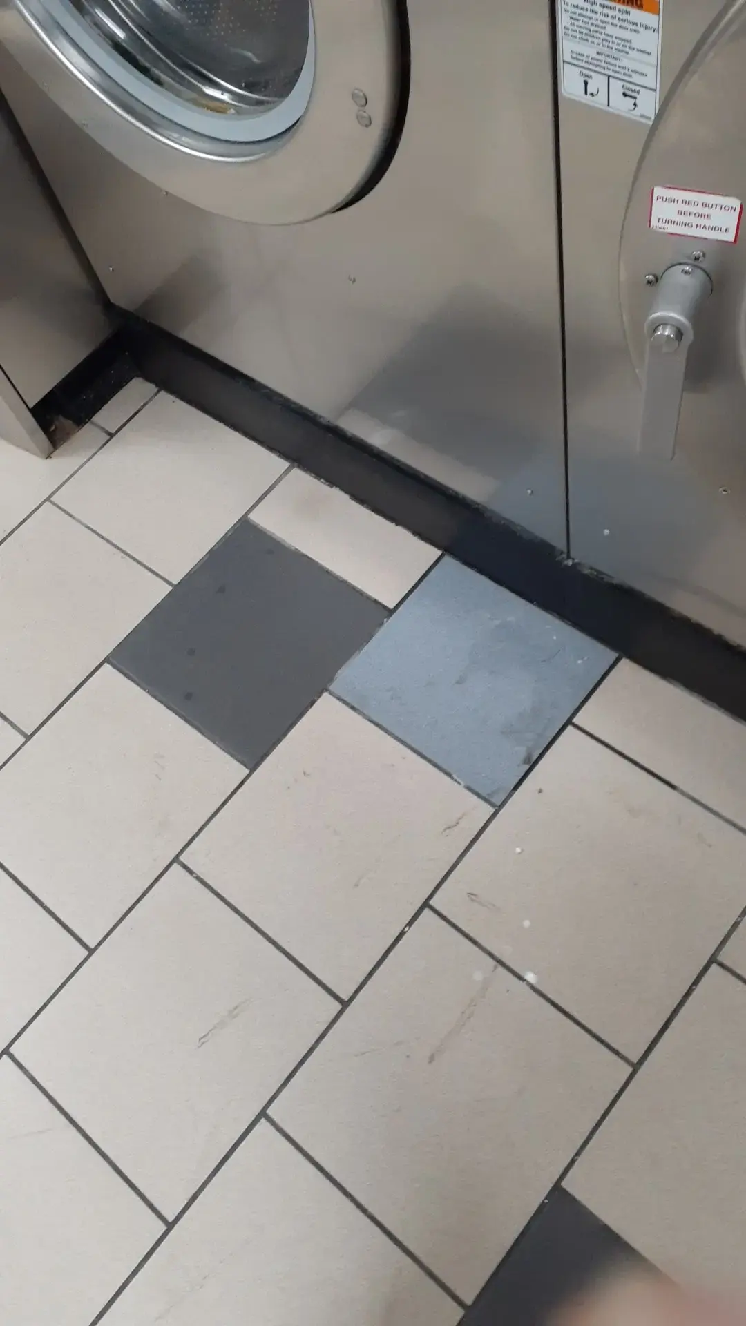 Patio Laundry - Image 15