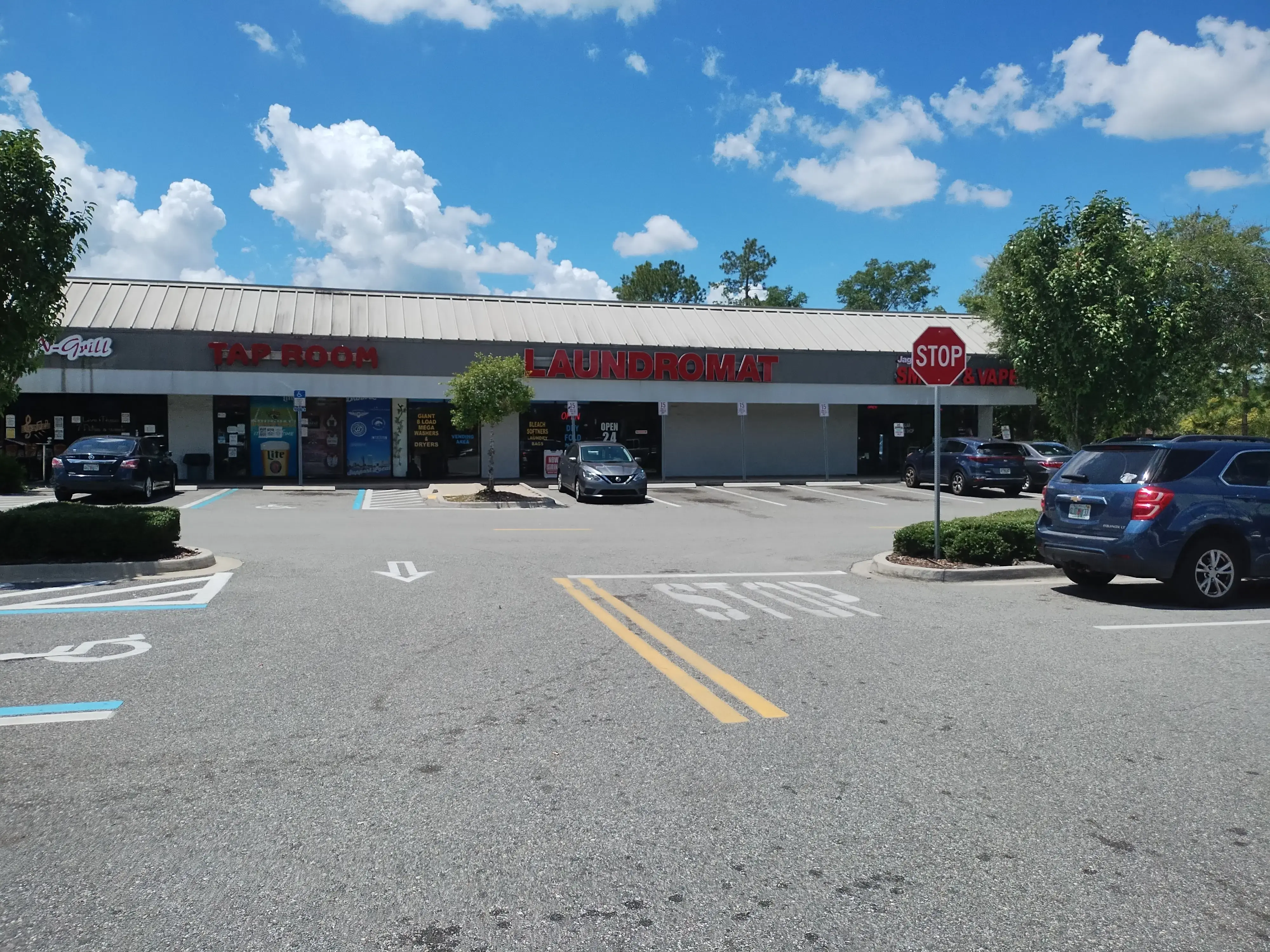 Patio Laundry thumbnail 4