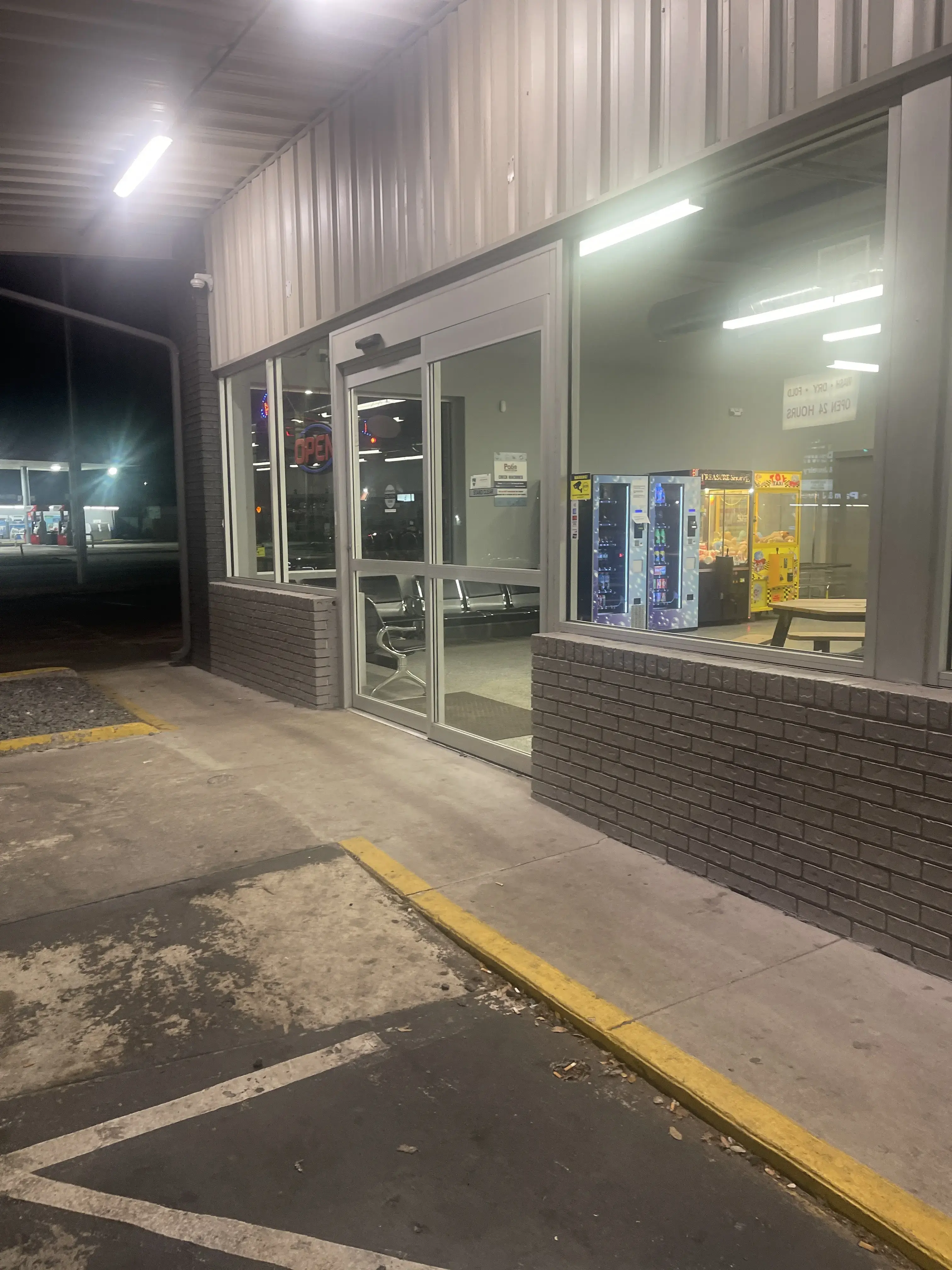 Patio Laundry Jax thumbnail 4