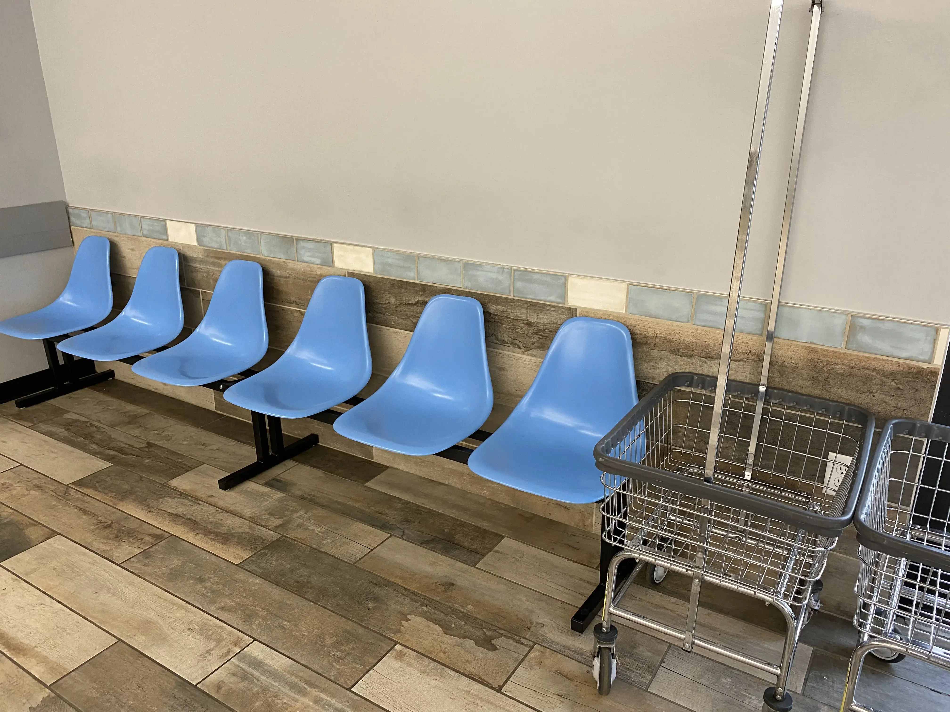 Patio Laundry - Image 13