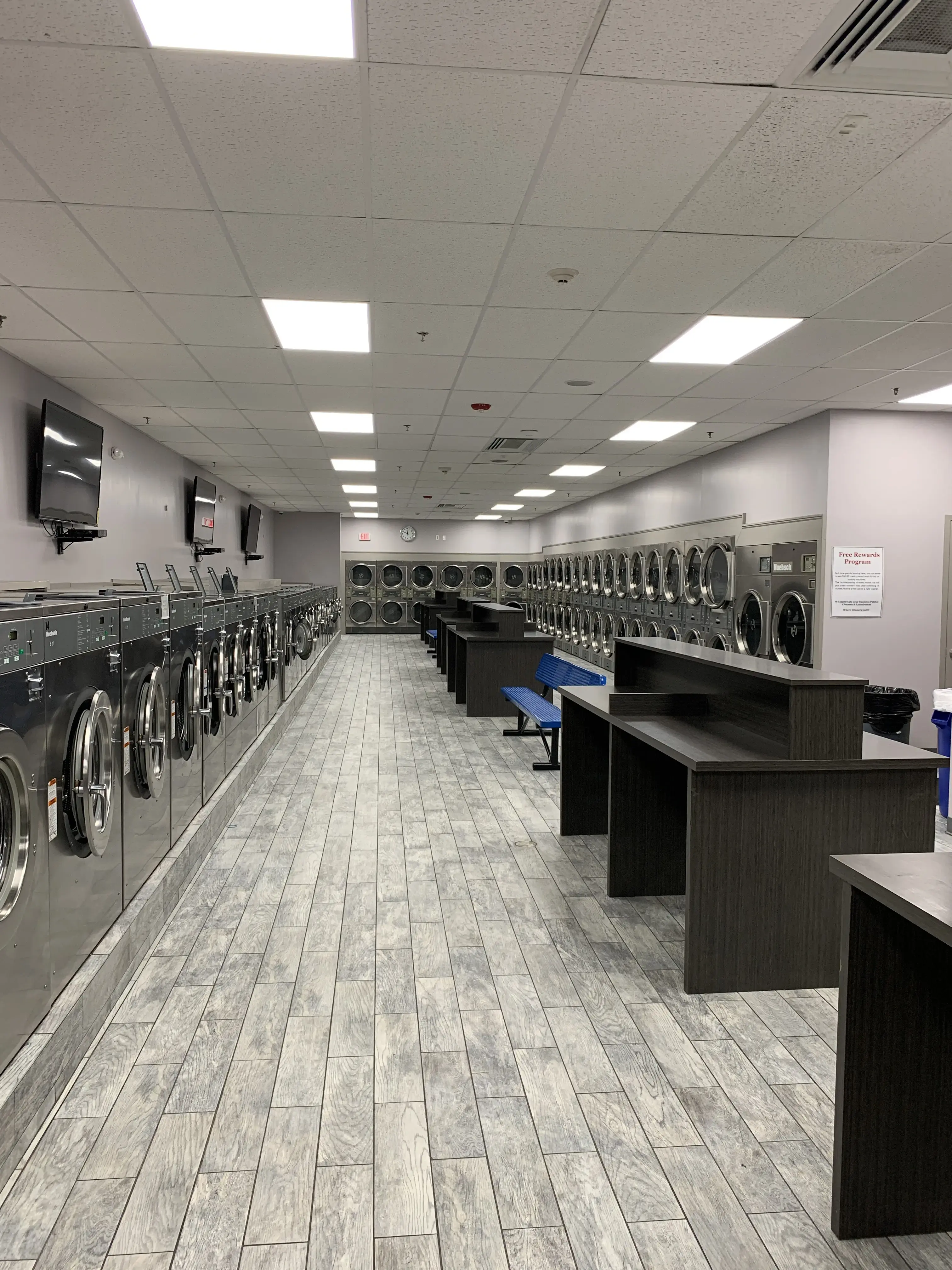 Patriot Laundromat & Cleaners thumbnail 9