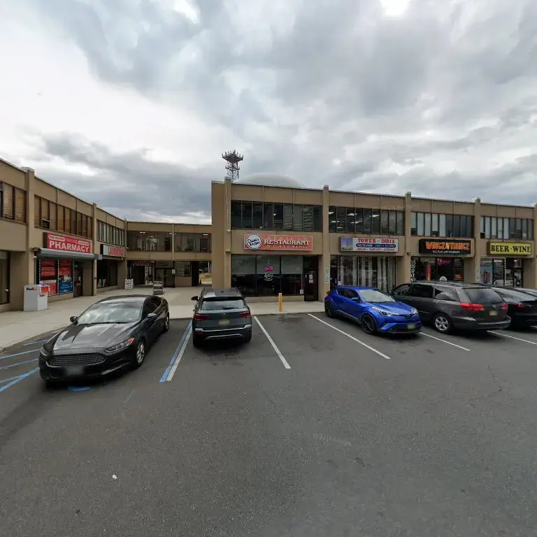 Paulies's Valet Dry Cleaners - Image 1
