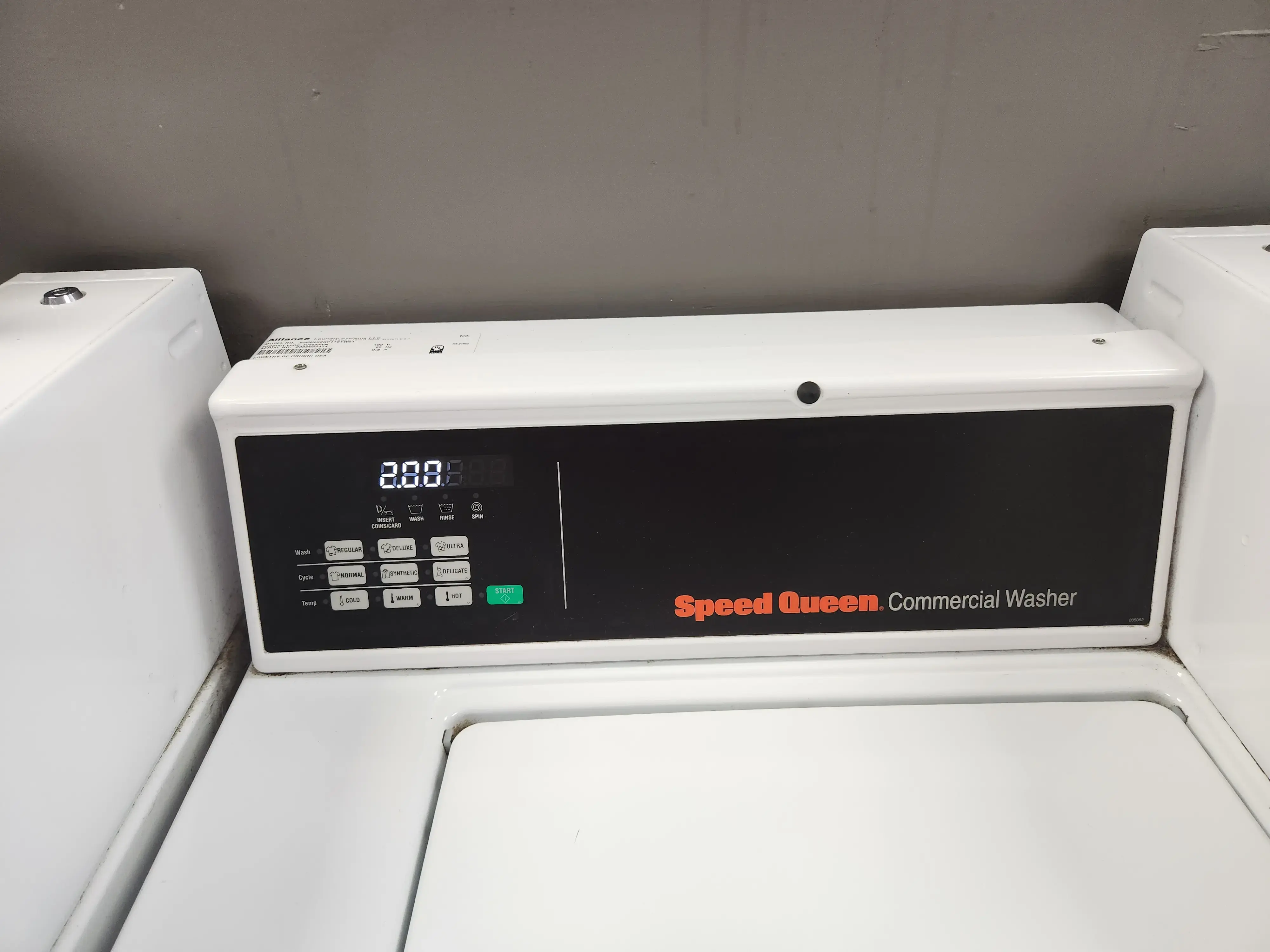 Payne Ave Laundromat - Image 11