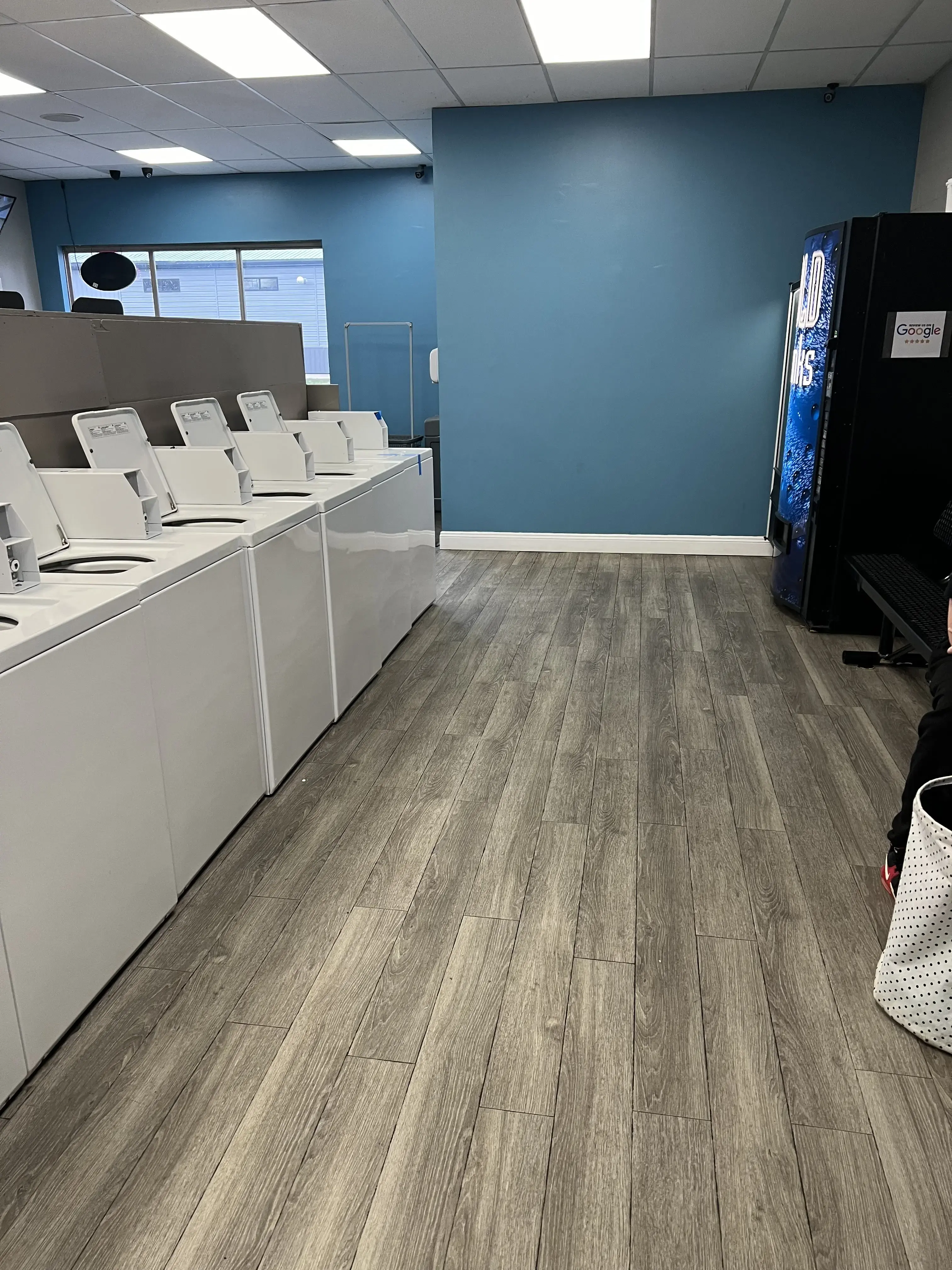 Payne Ave Laundromat thumbnail 18