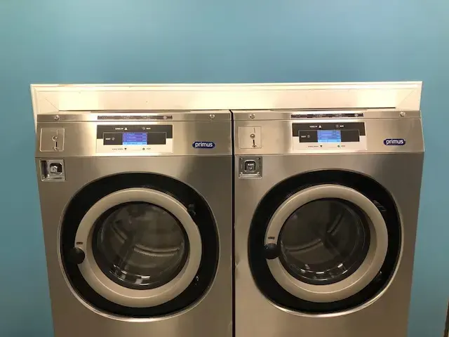 Payne Ave Laundromat - Image 20