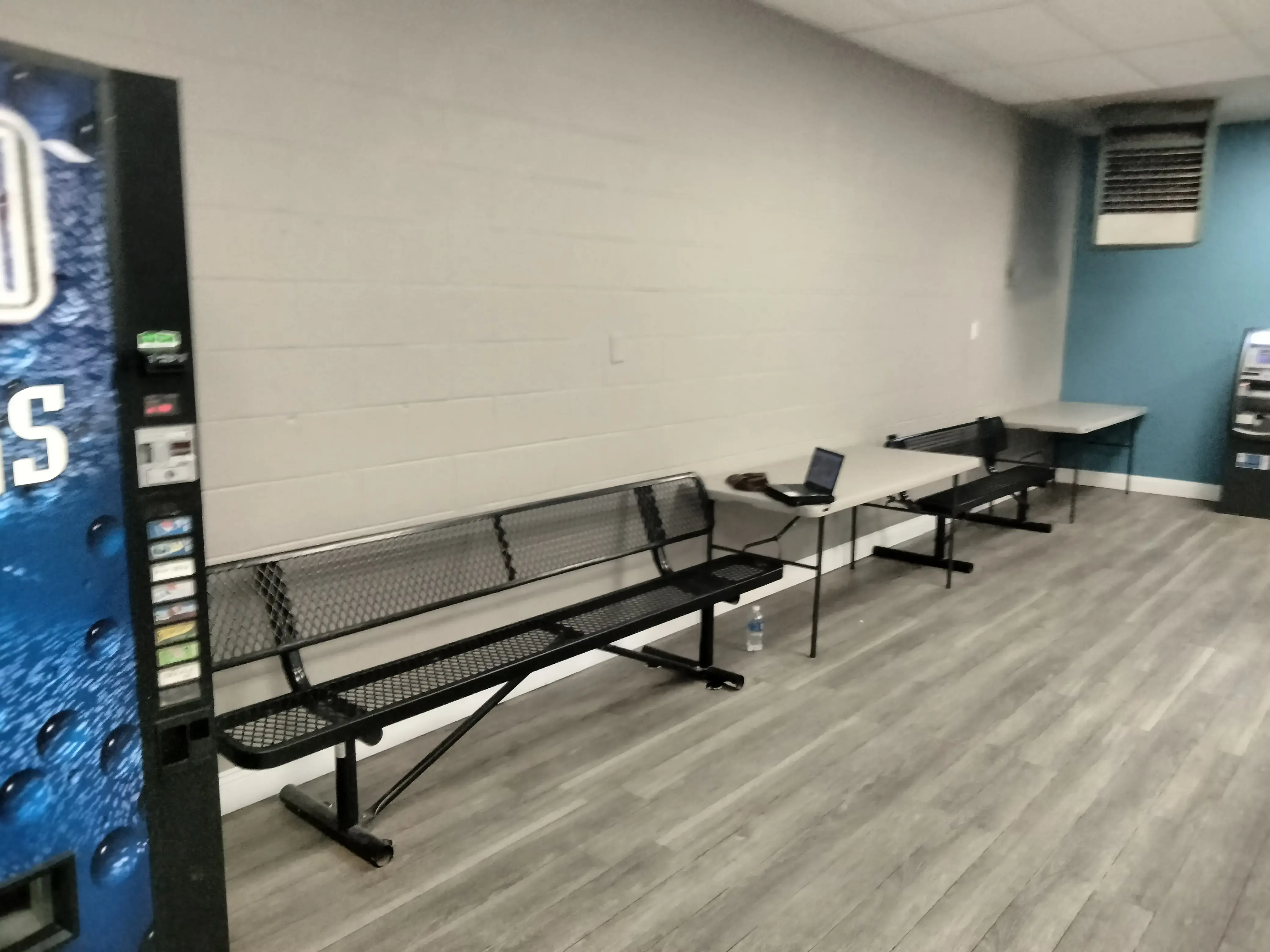 Payne Ave Laundromat - Image 14