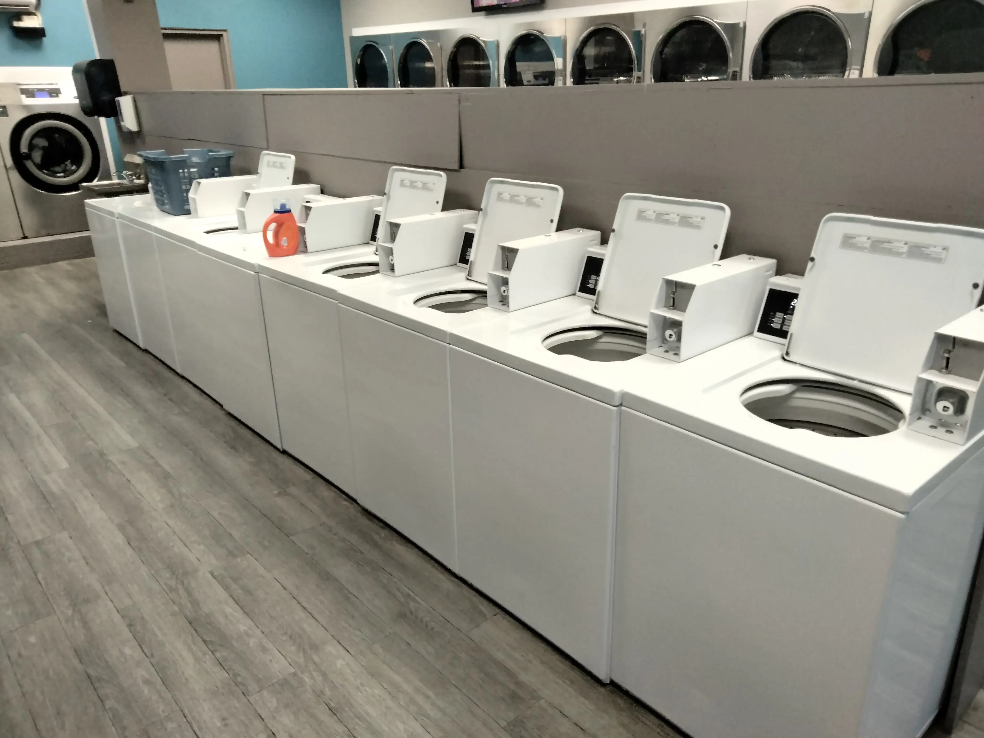 Payne Ave Laundromat - Image 2