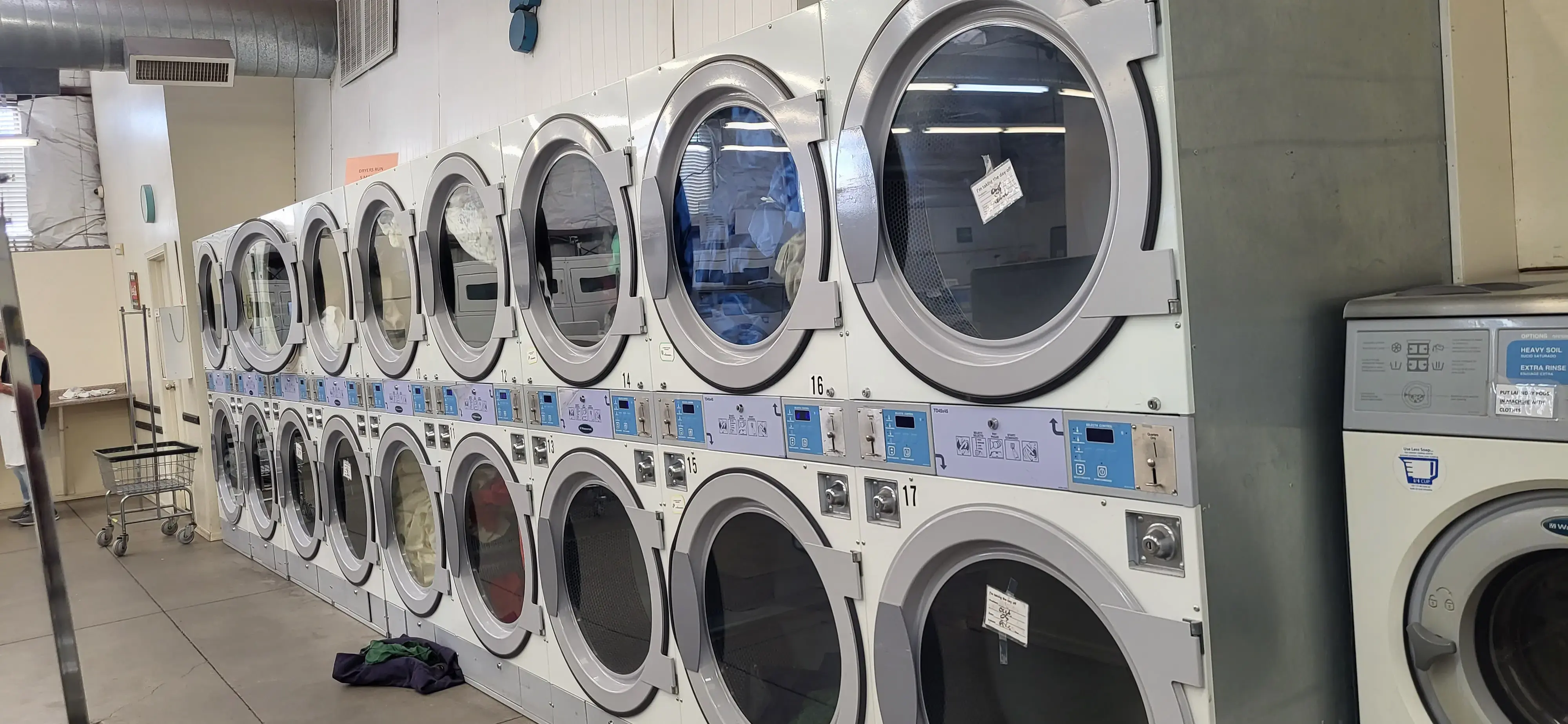 Payson Drive Laundromat - Image 13