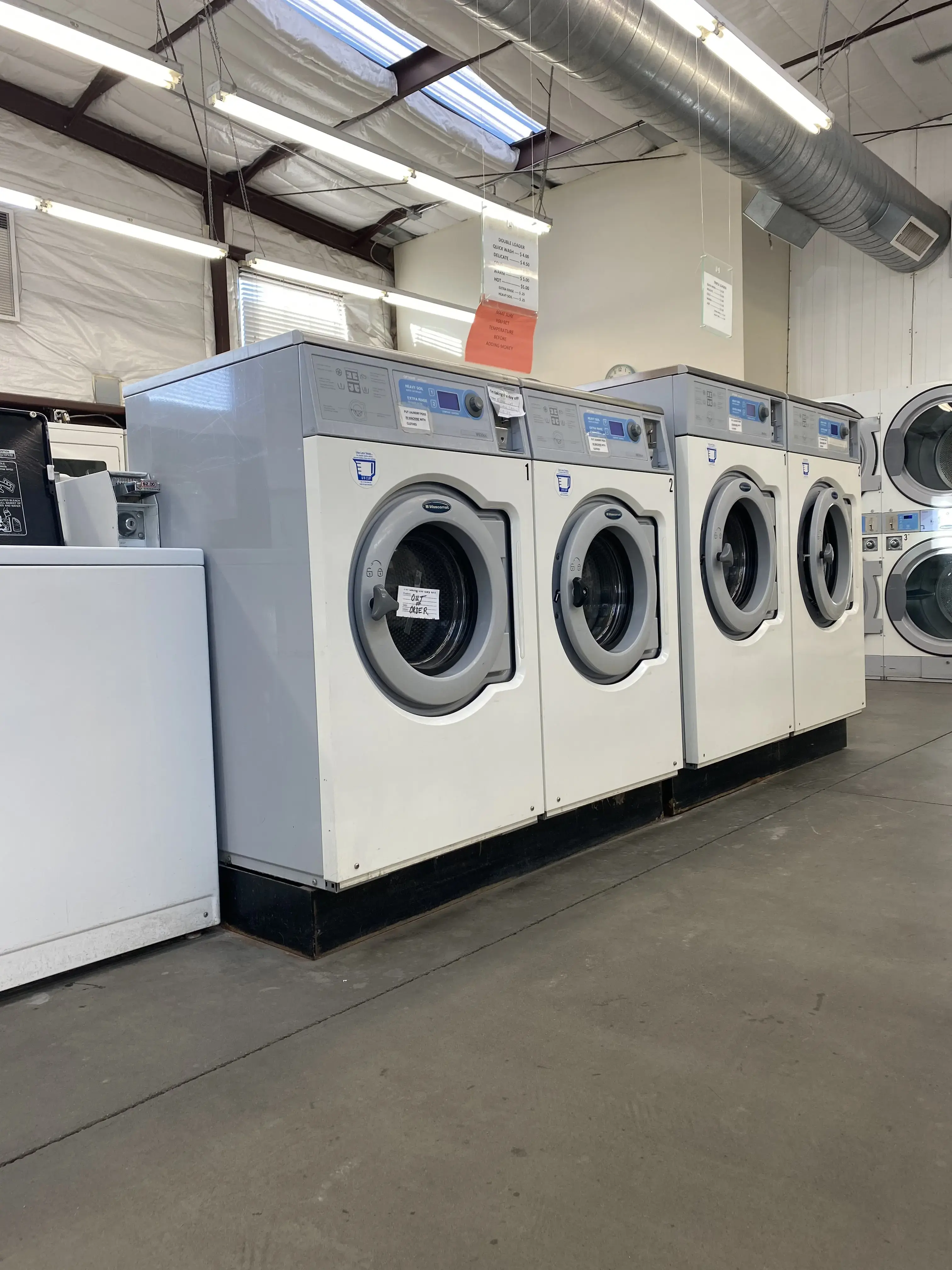 Payson Drive Laundromat - Image 20