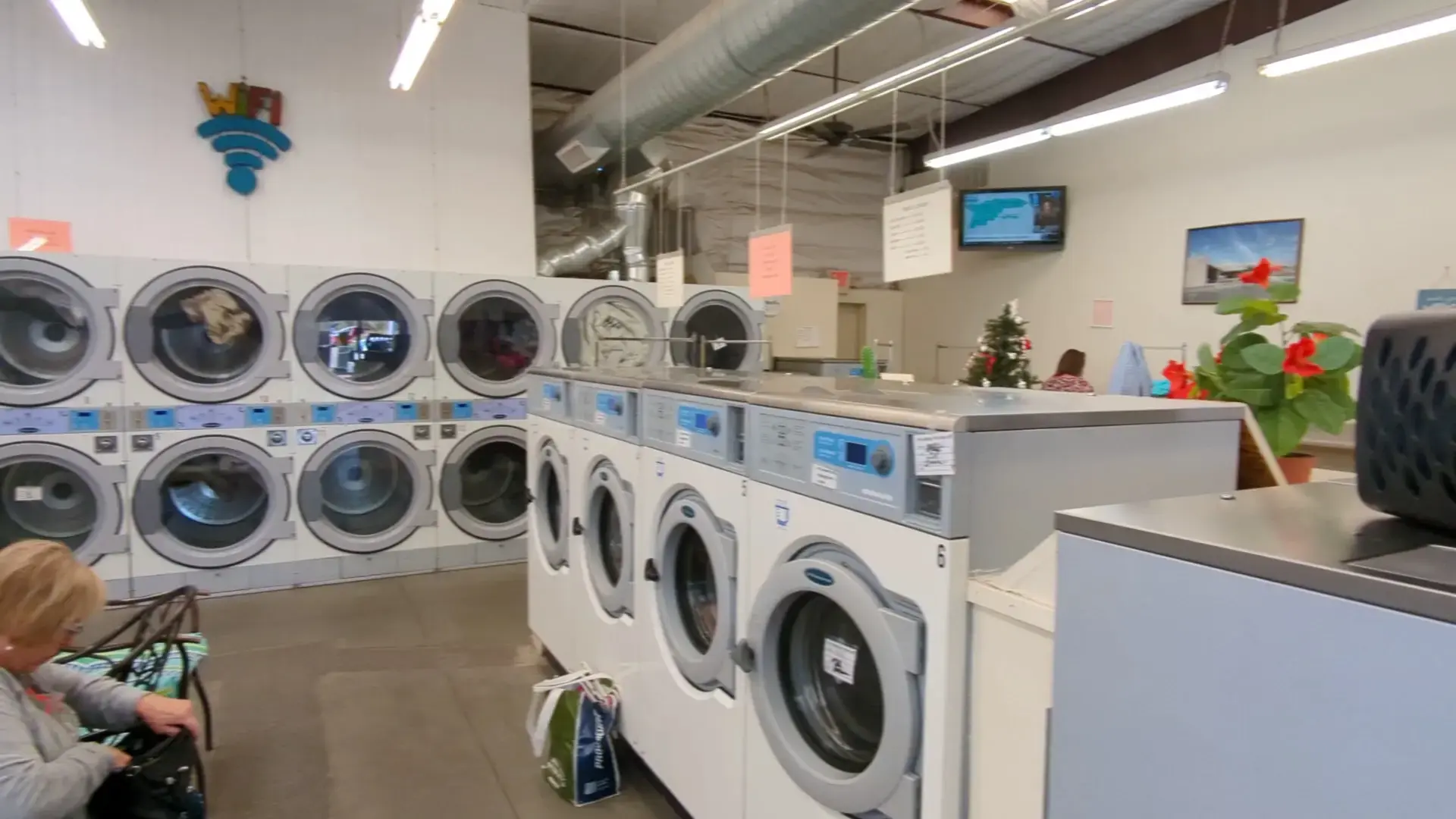 Payson Drive Laundromat thumbnail 2