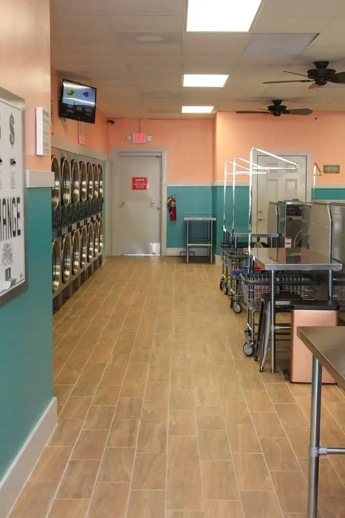 Peachy Clean Laundromat thumbnail 4