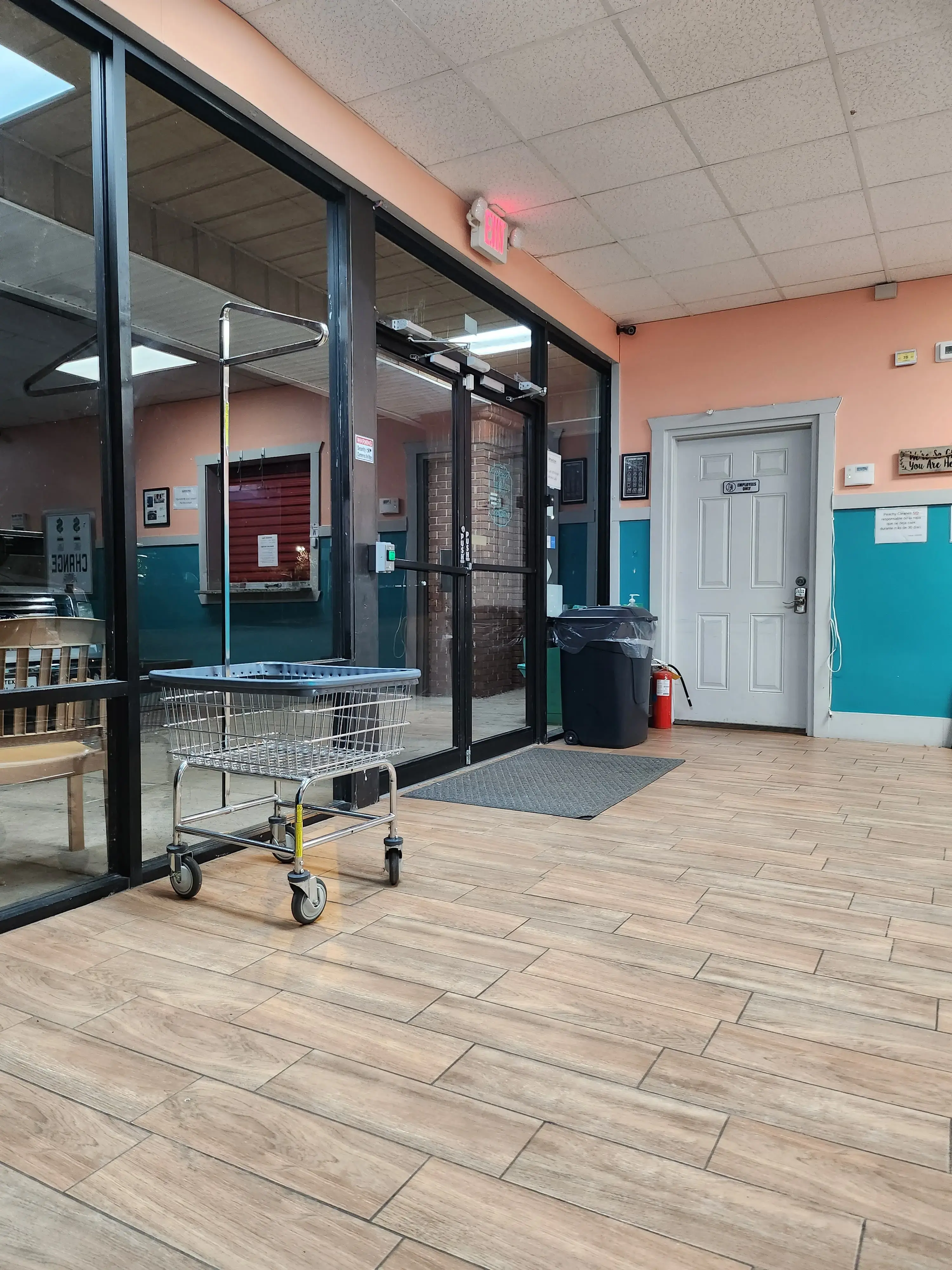 Peachy Clean Laundromat thumbnail 5