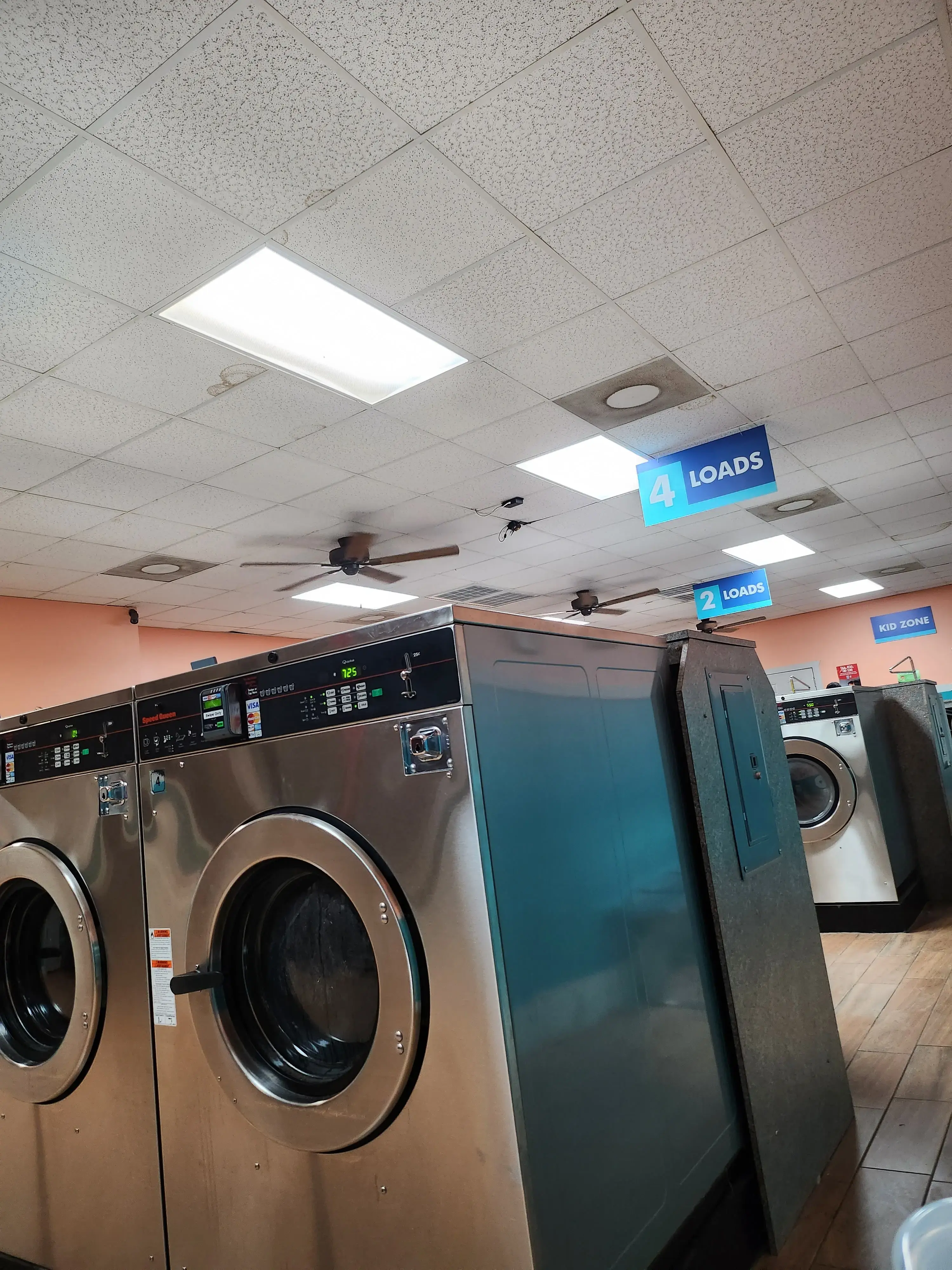 Peachy Clean Laundromat - Image 17