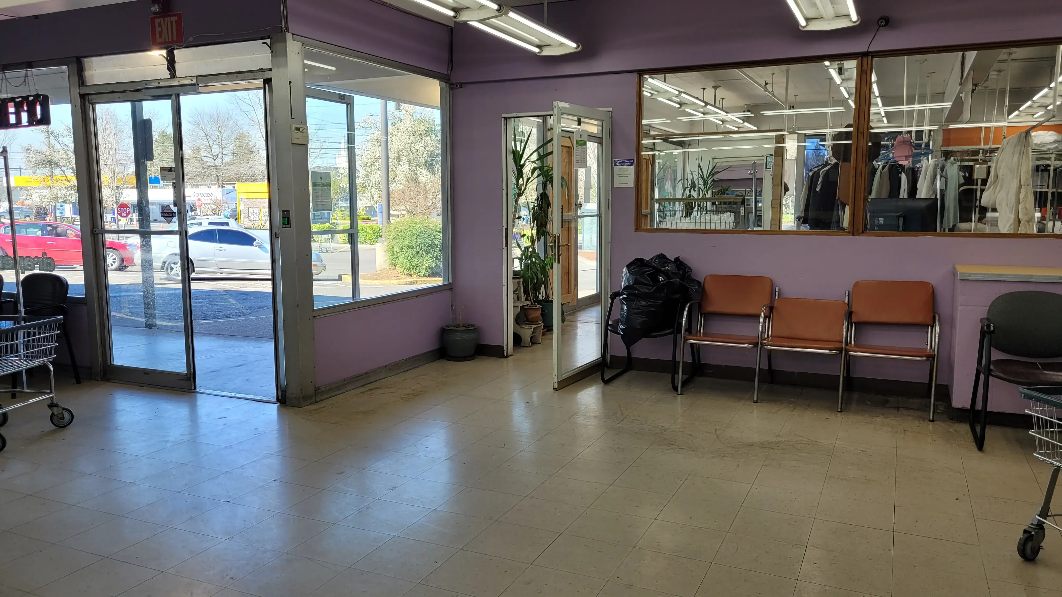 Peacock Laundry - Image 12