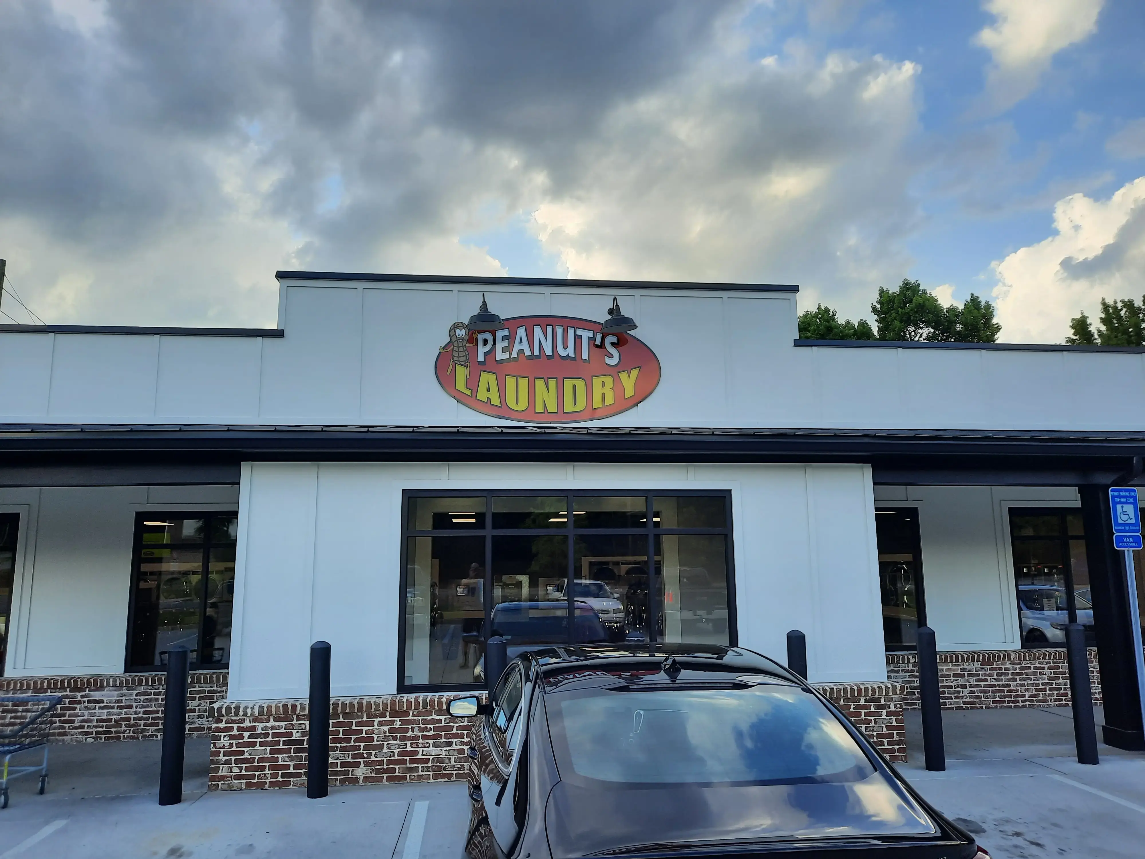 Peanut's Laundry - Image 7