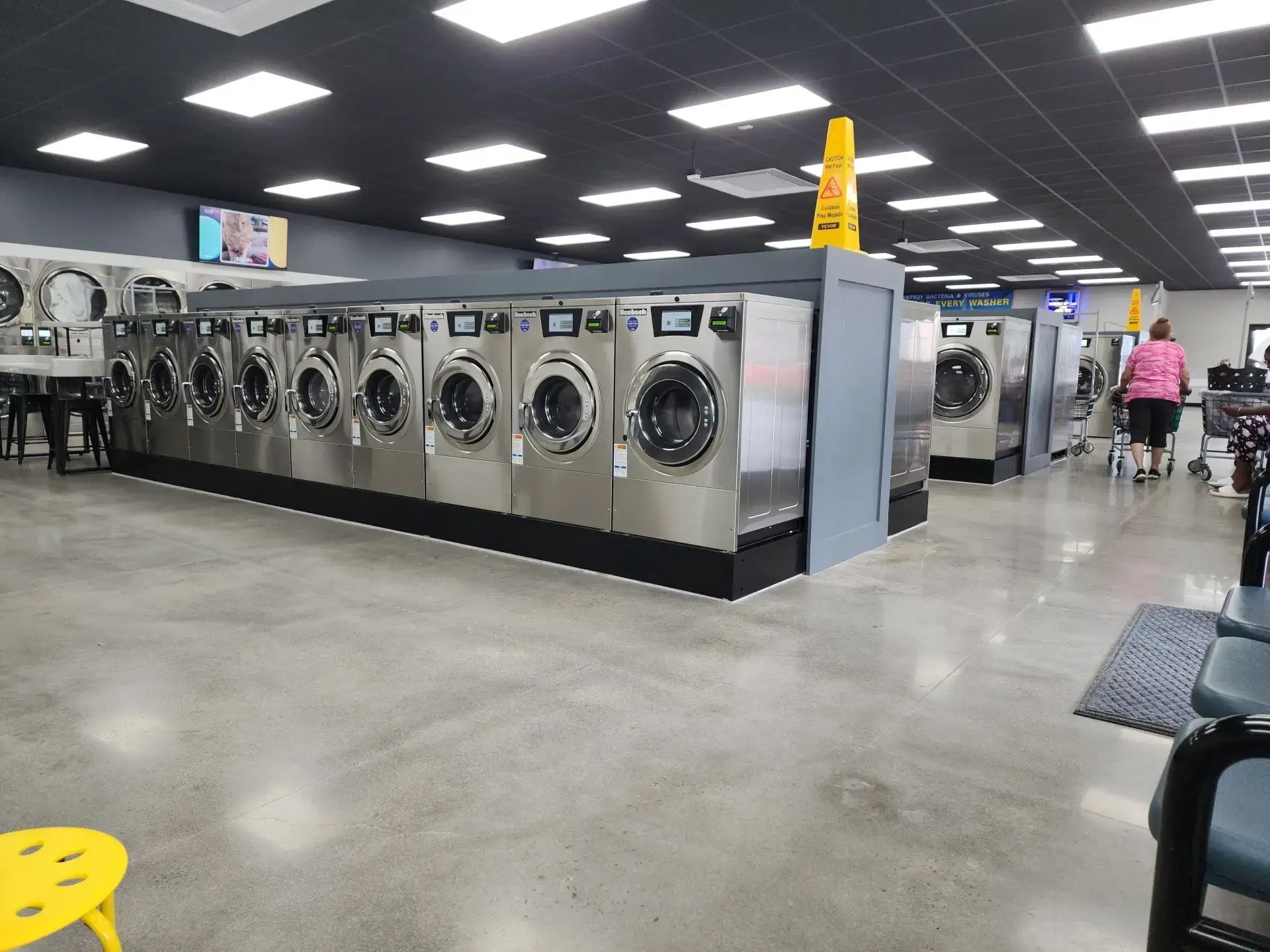 Peanut's Laundry - Image 10