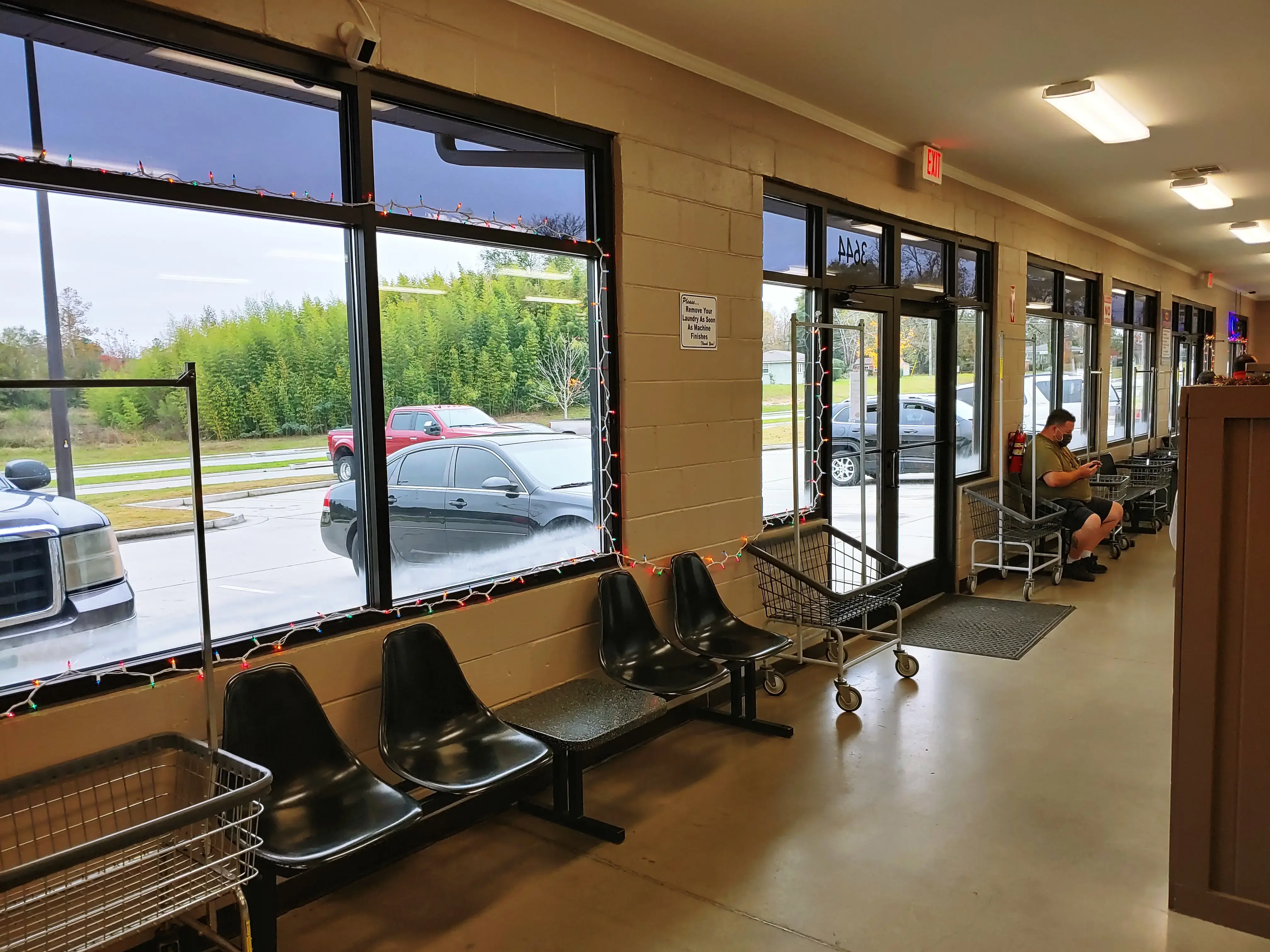 Peanut's Laundry - Image 12