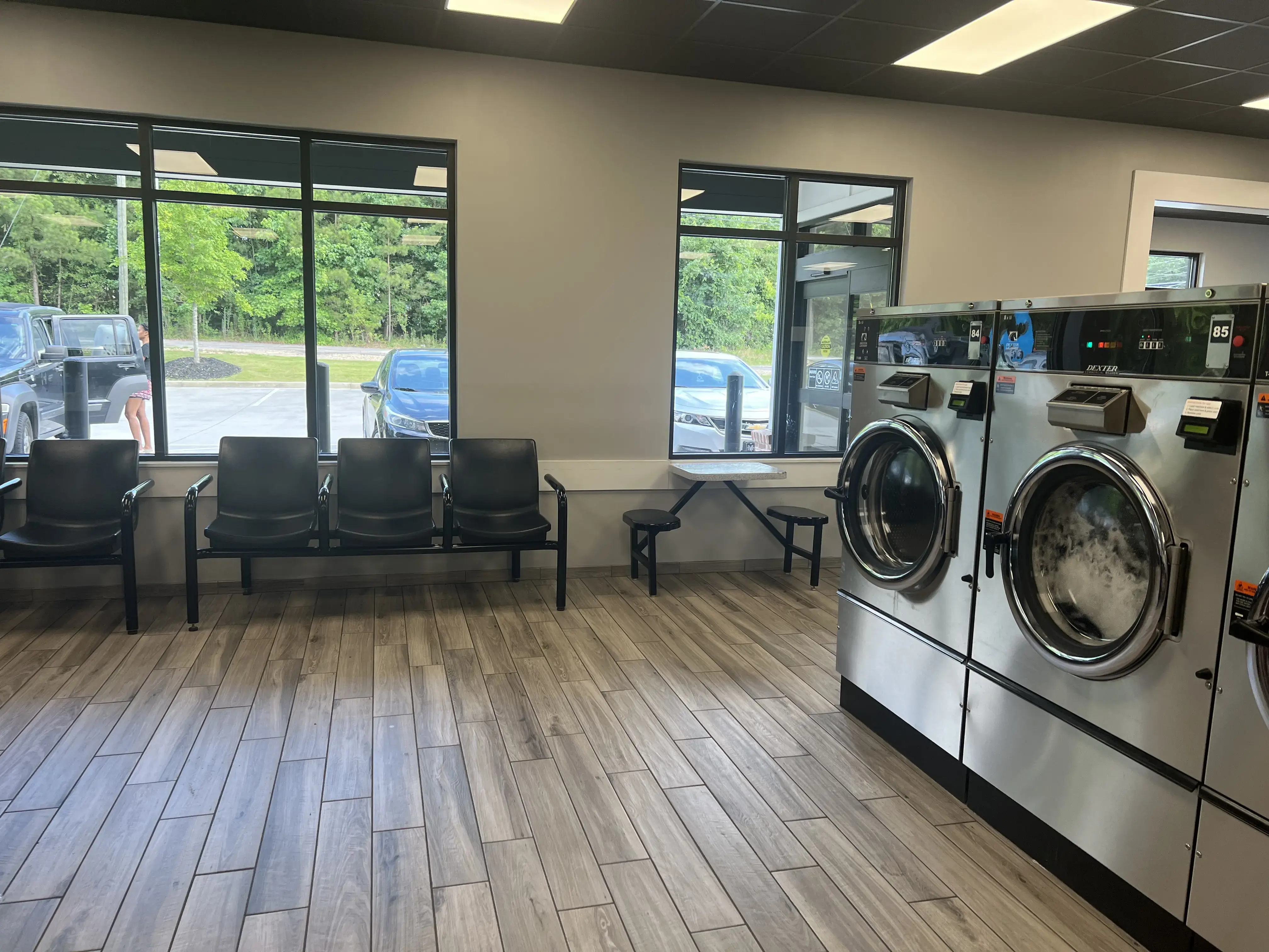 Peanut's Laundry - Image 2