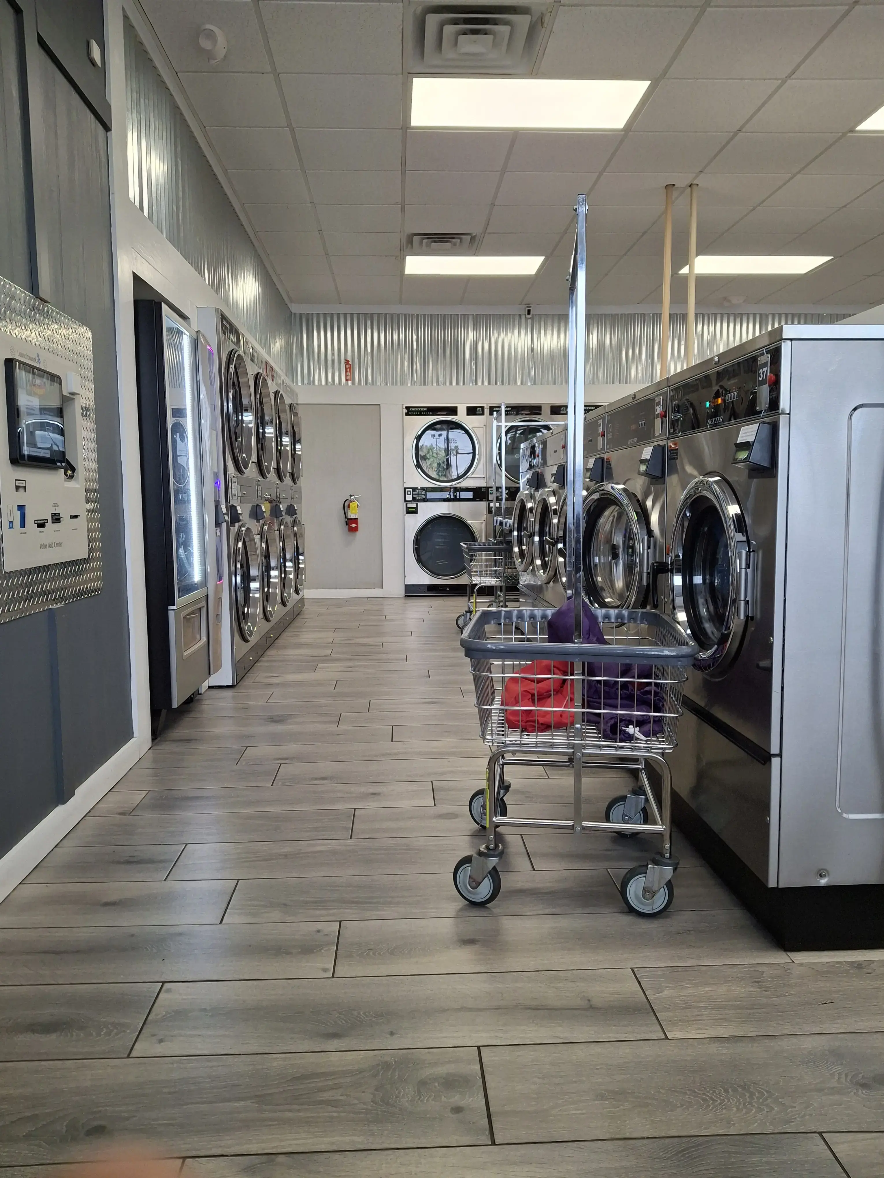 Peanut's Laundry - Image 11