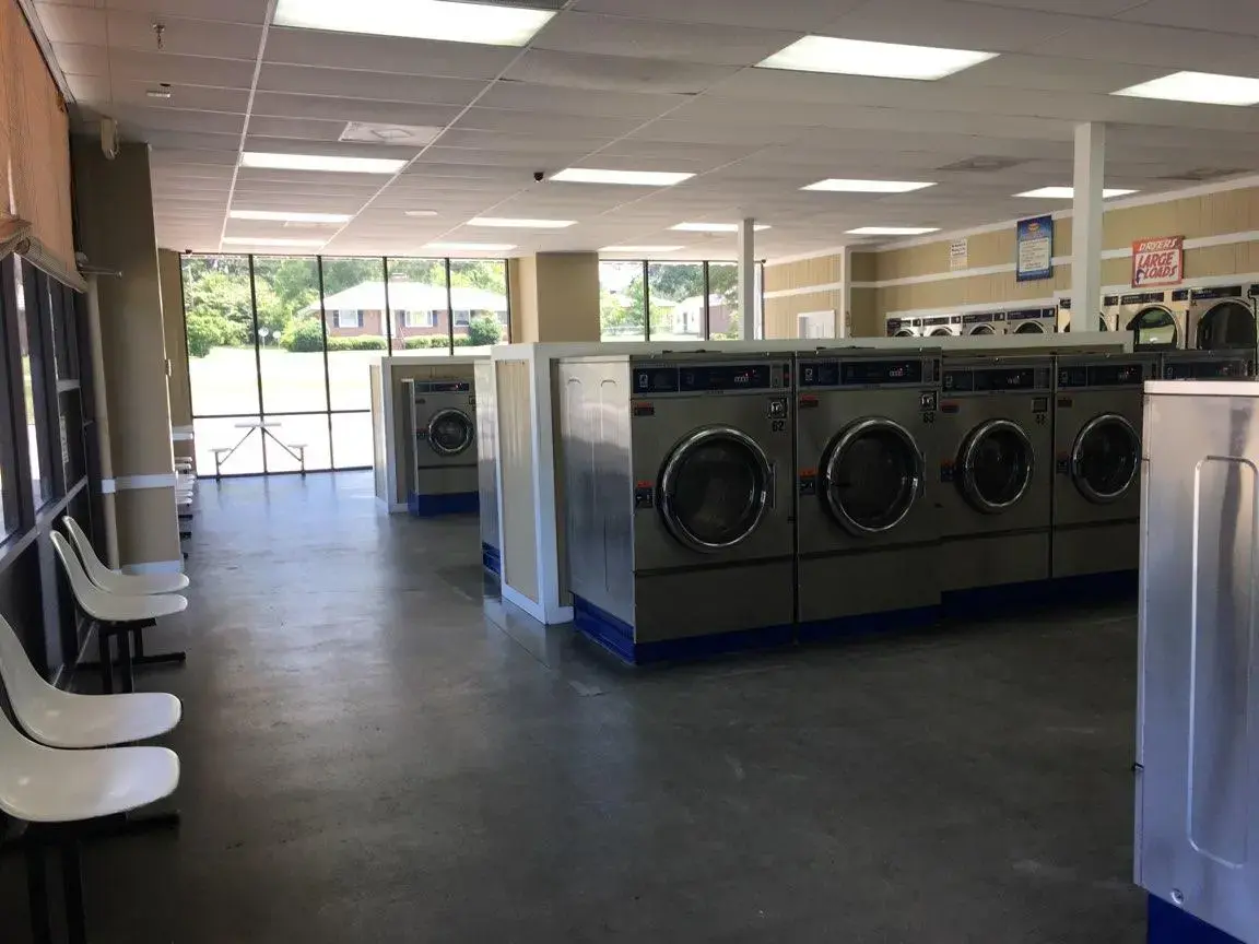 Peanut's Laundry - Image 9