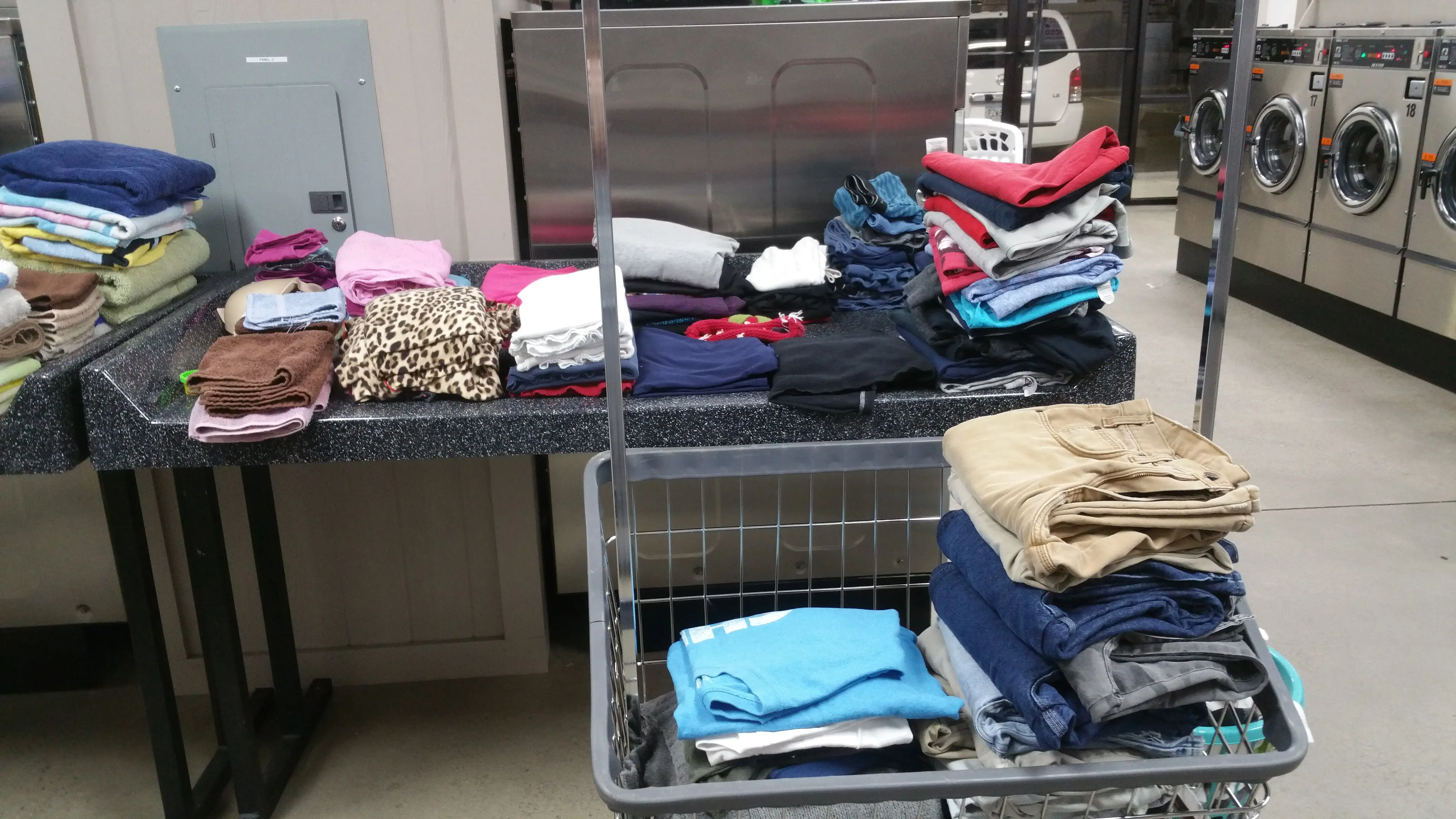 Peanut's Laundry thumbnail 6