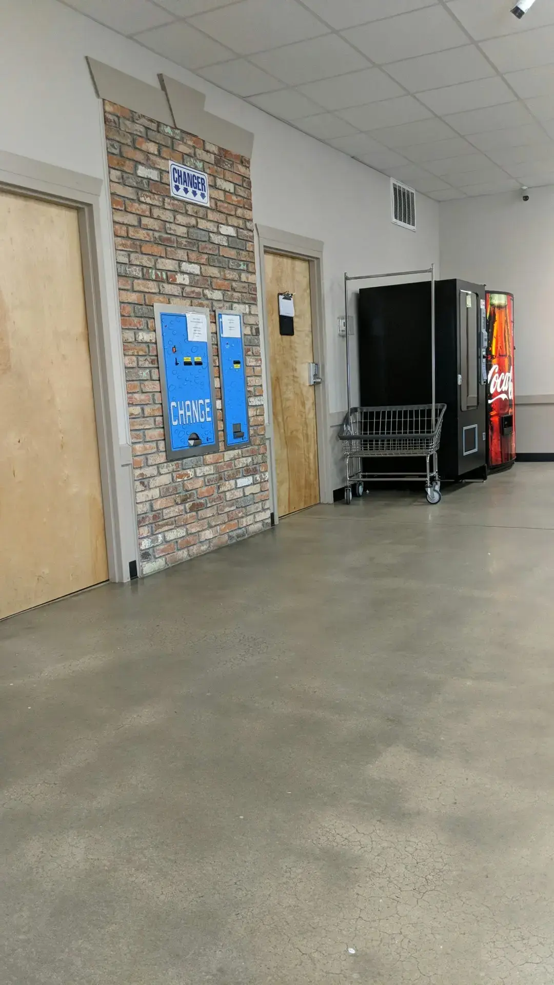 Peanut's Laundry - Image 12