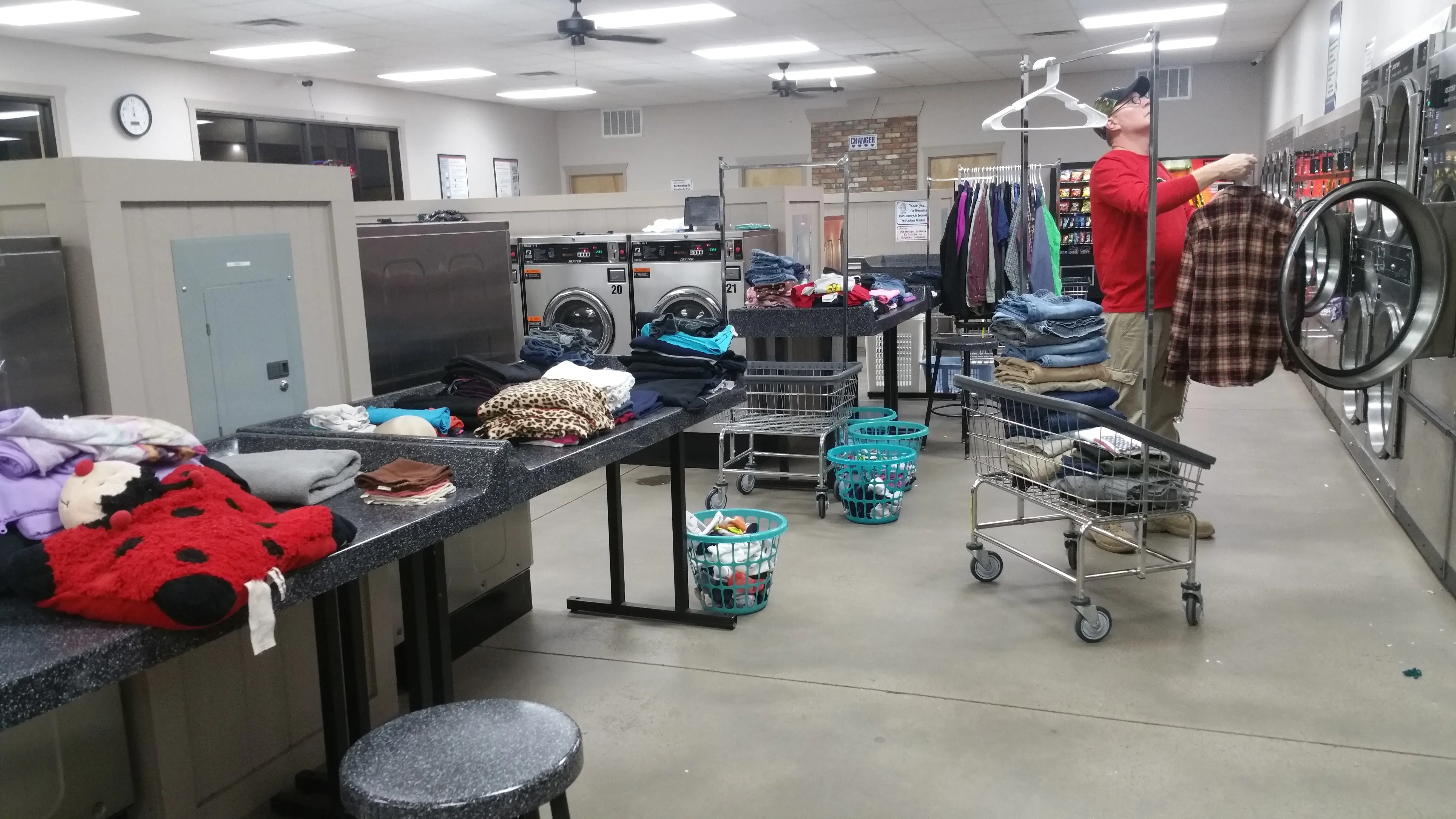 Peanut's Laundry - Image 14