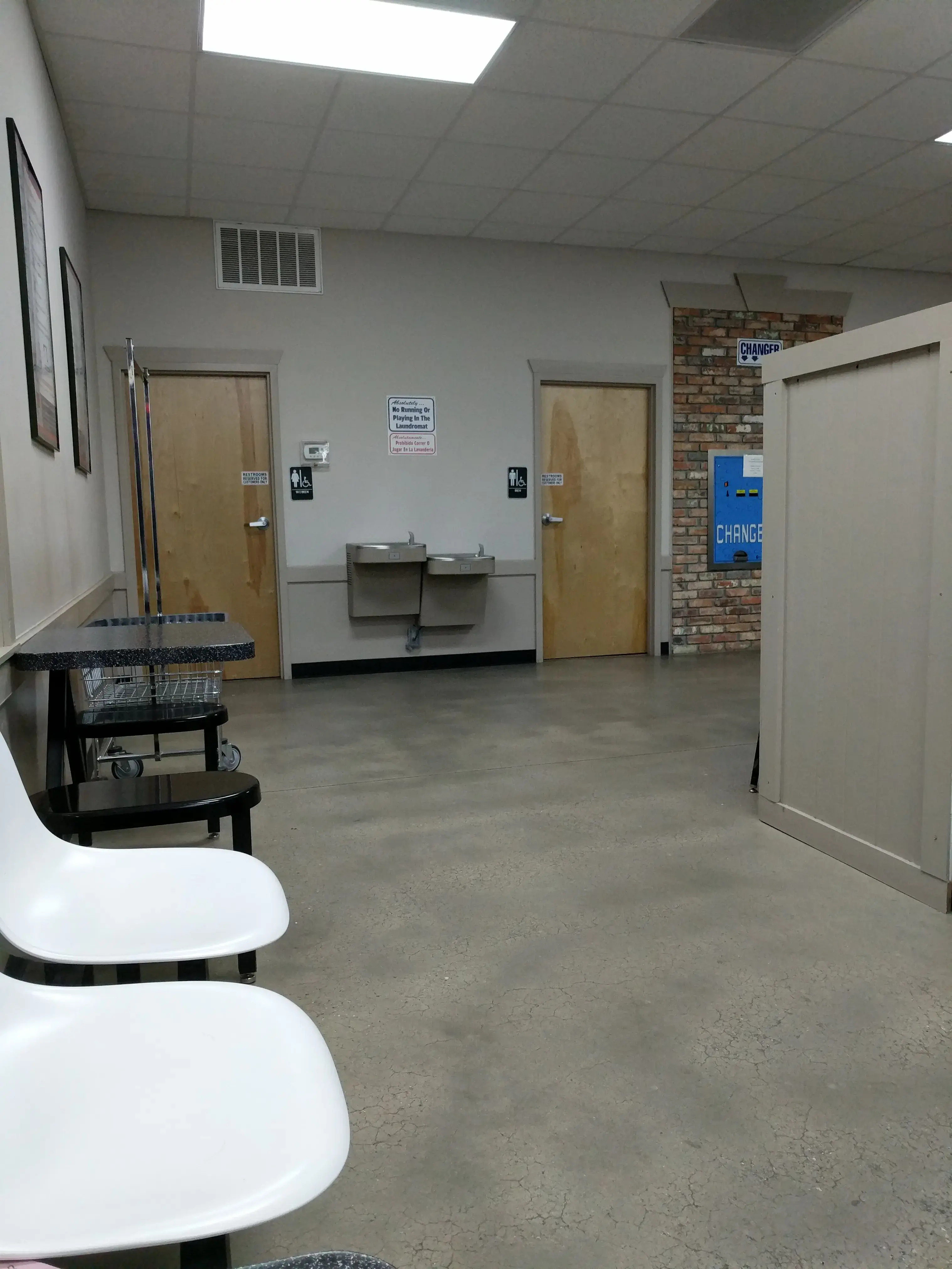 Peanut's Laundry - Image 15