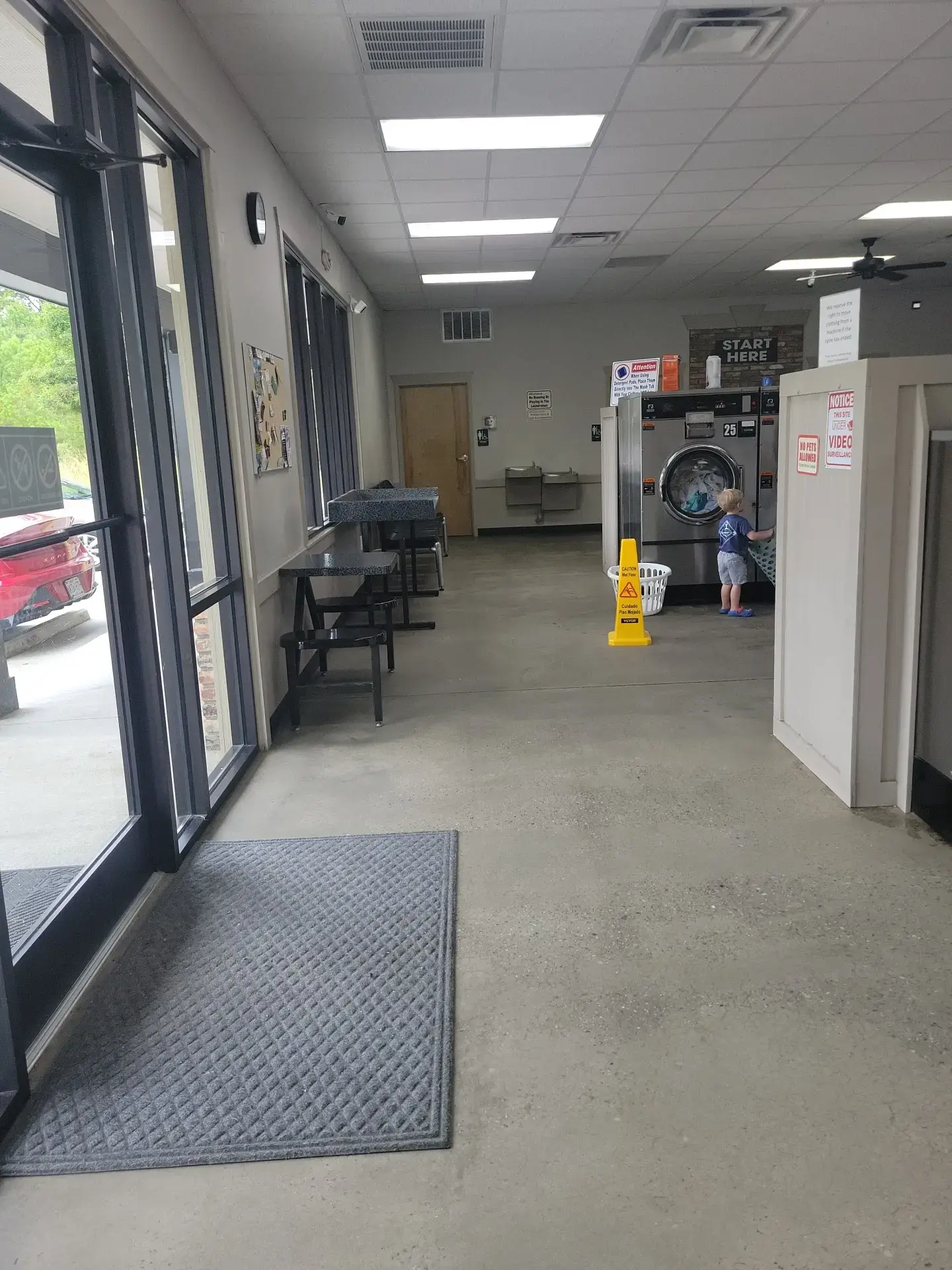 Peanut's Laundry - Image 10