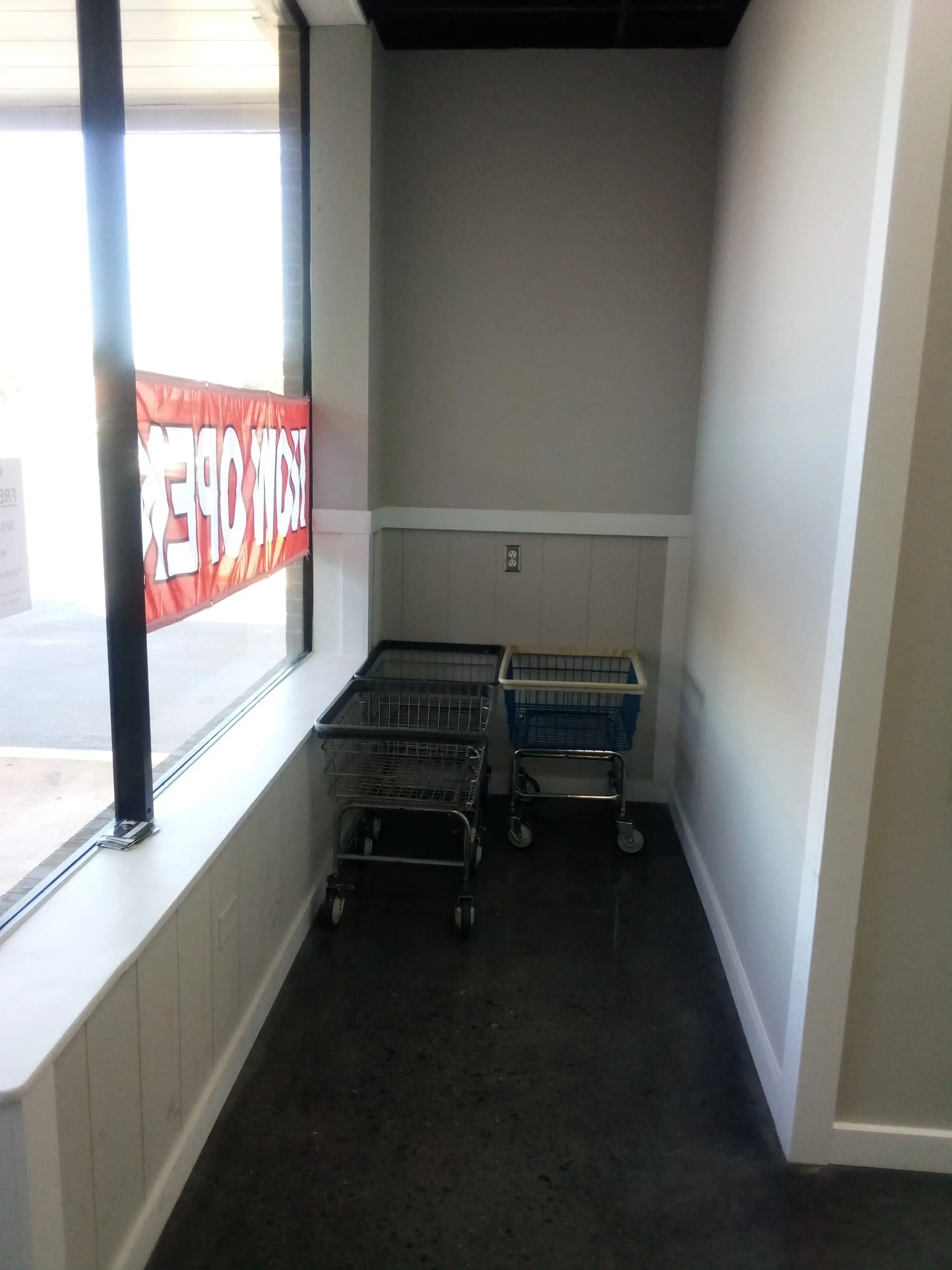 Peanut's Laundry - Image 9
