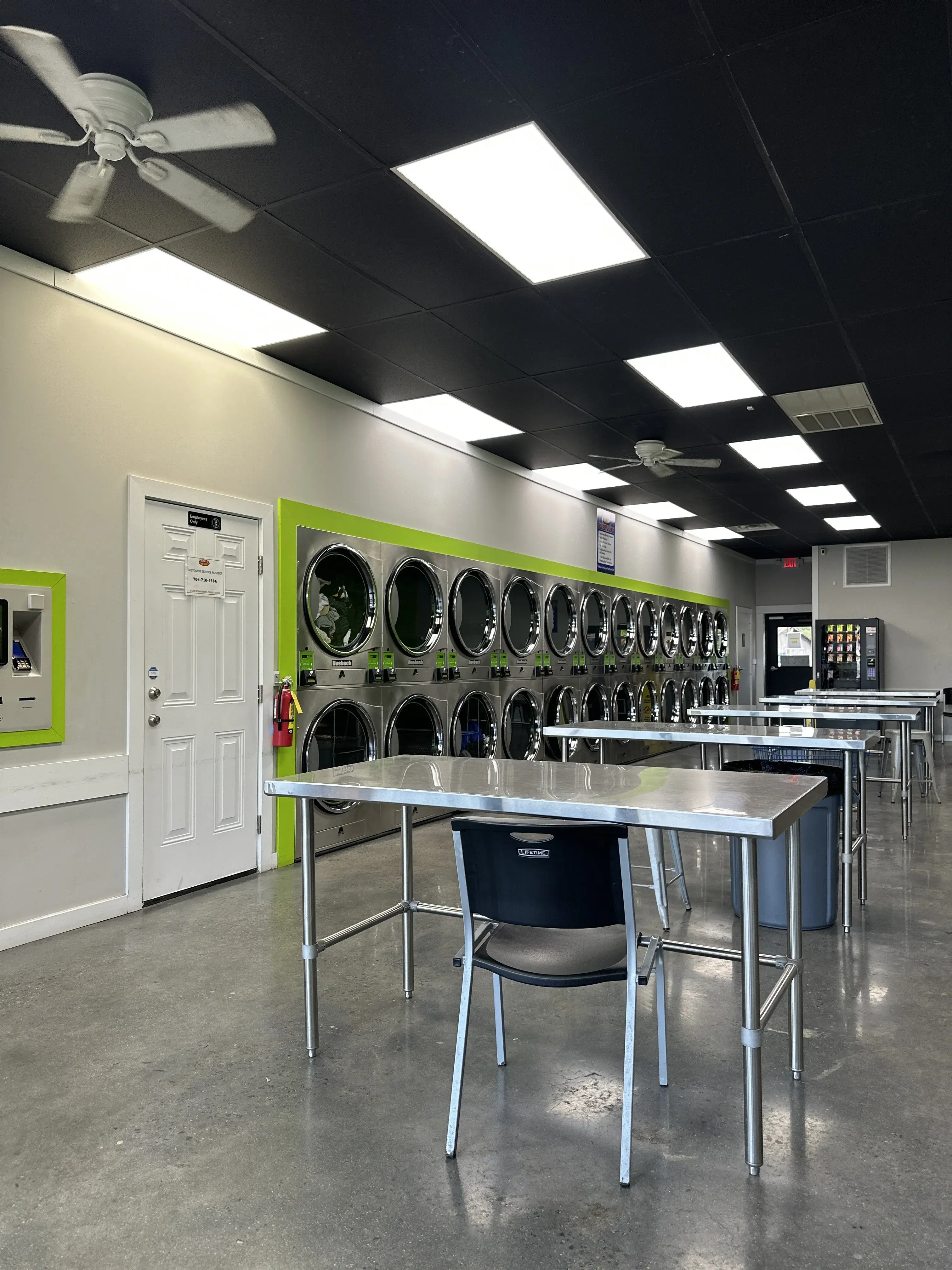 Peanut's Laundry - Image 1