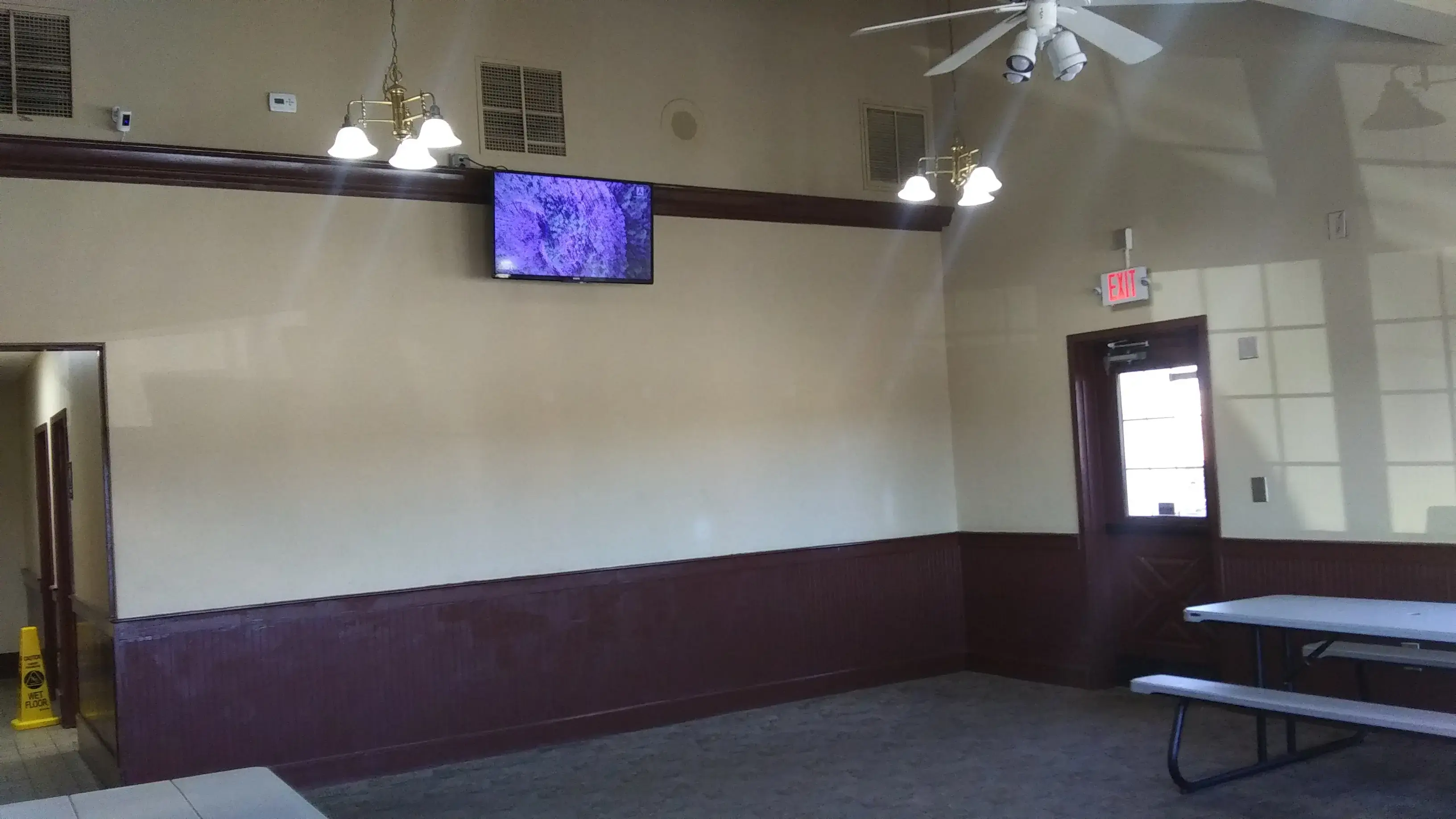 Peanut's Laundry - Image 8